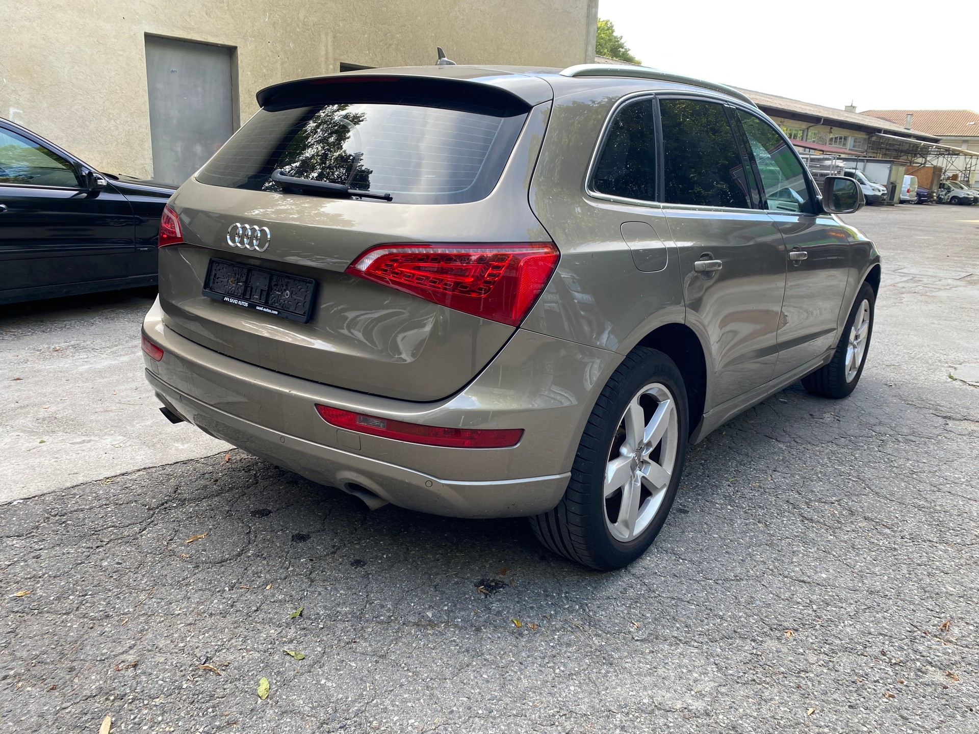 AUDI Q5 2.0 TFSI quattro S-tronic-image-3
