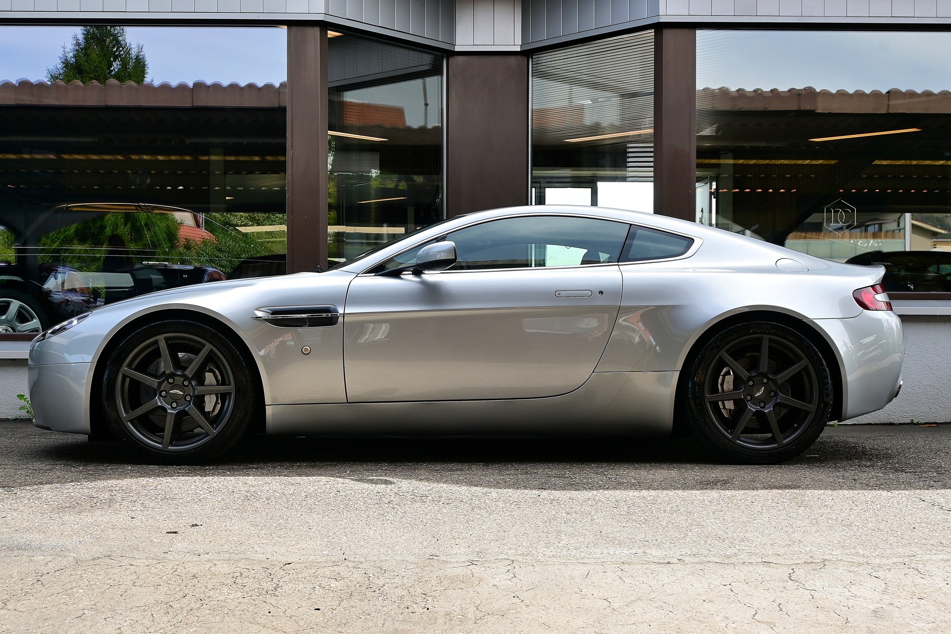 ASTON MARTIN V8 Vantage 4.3 Sportshift-image-3