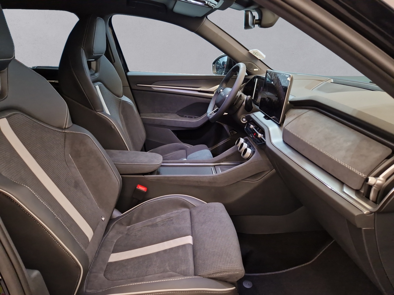 SKODA Kodiaq 1.5 TSI PHEV Sportline-image-11