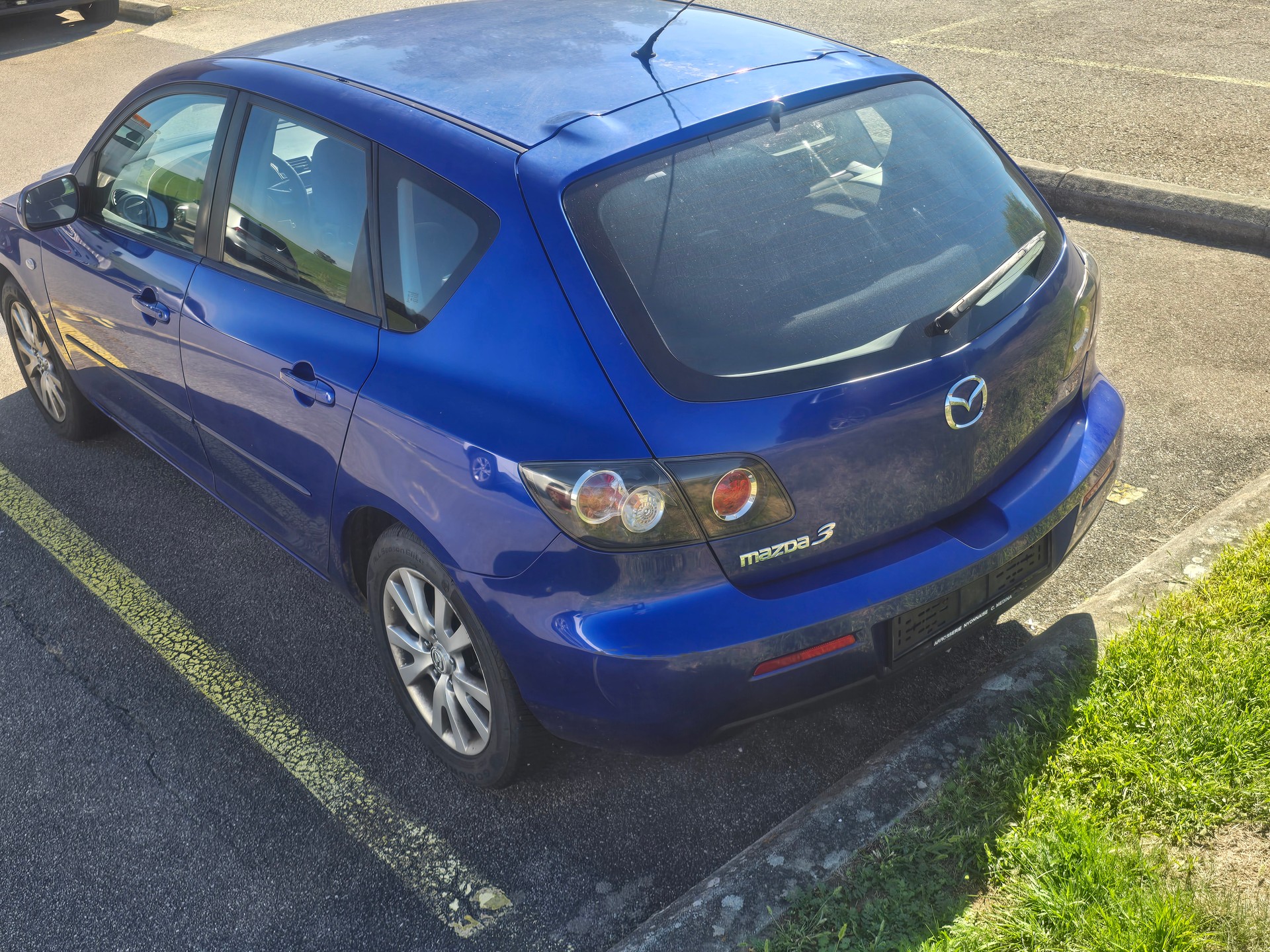 MAZDA 3-image-4