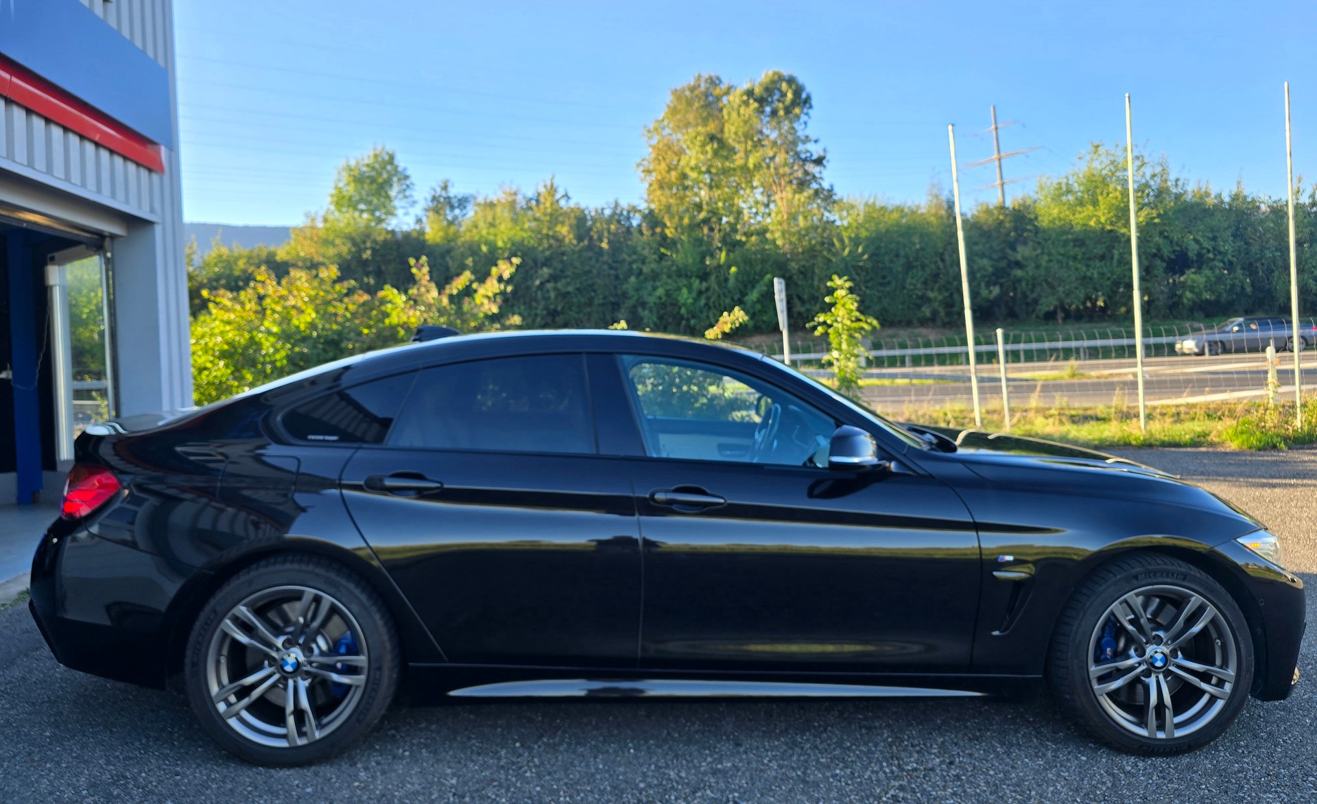 BMW 440i Gran Coupé xDrive M Sport INDIVIDUAL-image-4
