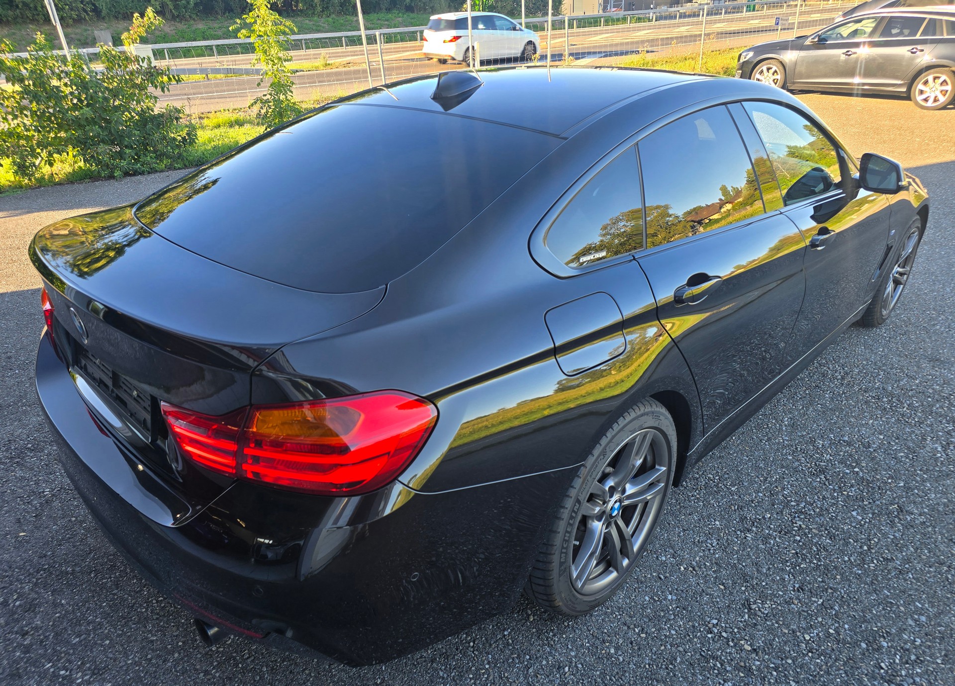 BMW 440i Gran Coupé xDrive M Sport INDIVIDUAL-image-9