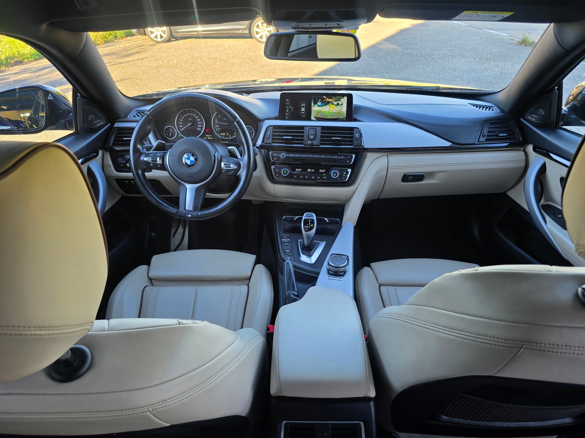 BMW 440i Gran Coupé xDrive M Sport INDIVIDUAL-image-14