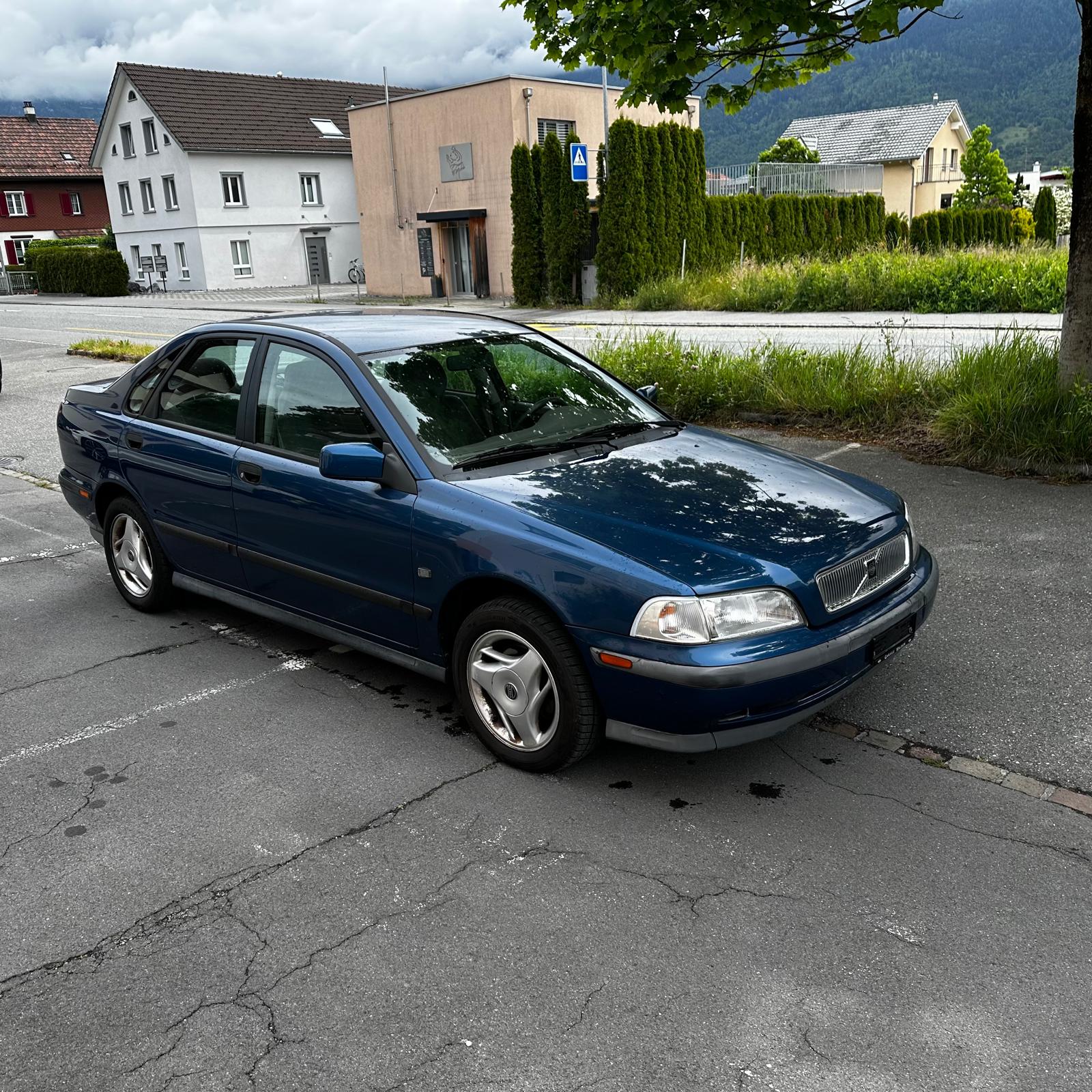 VOLVO S40 2.0-image-1