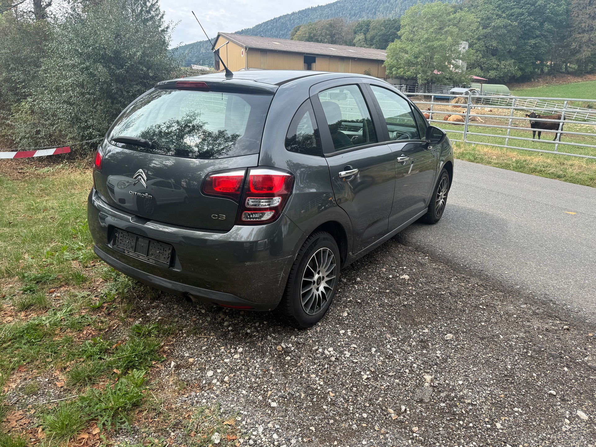 CITROEN C3 1.2i PureTech Sélection-image-4