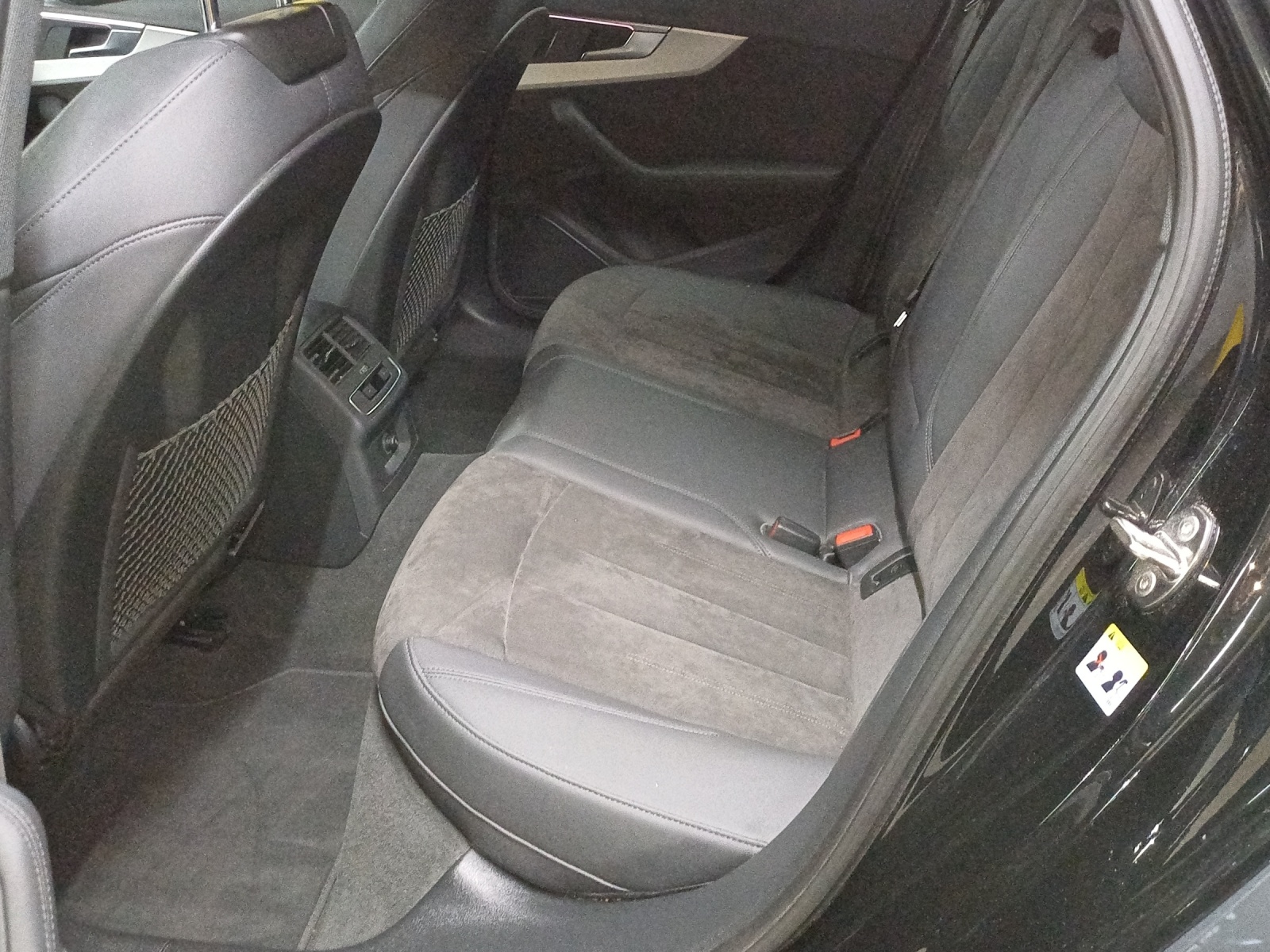 AUDI A4 allroad 40 TDI Attraction quattro tiptronic-image-11