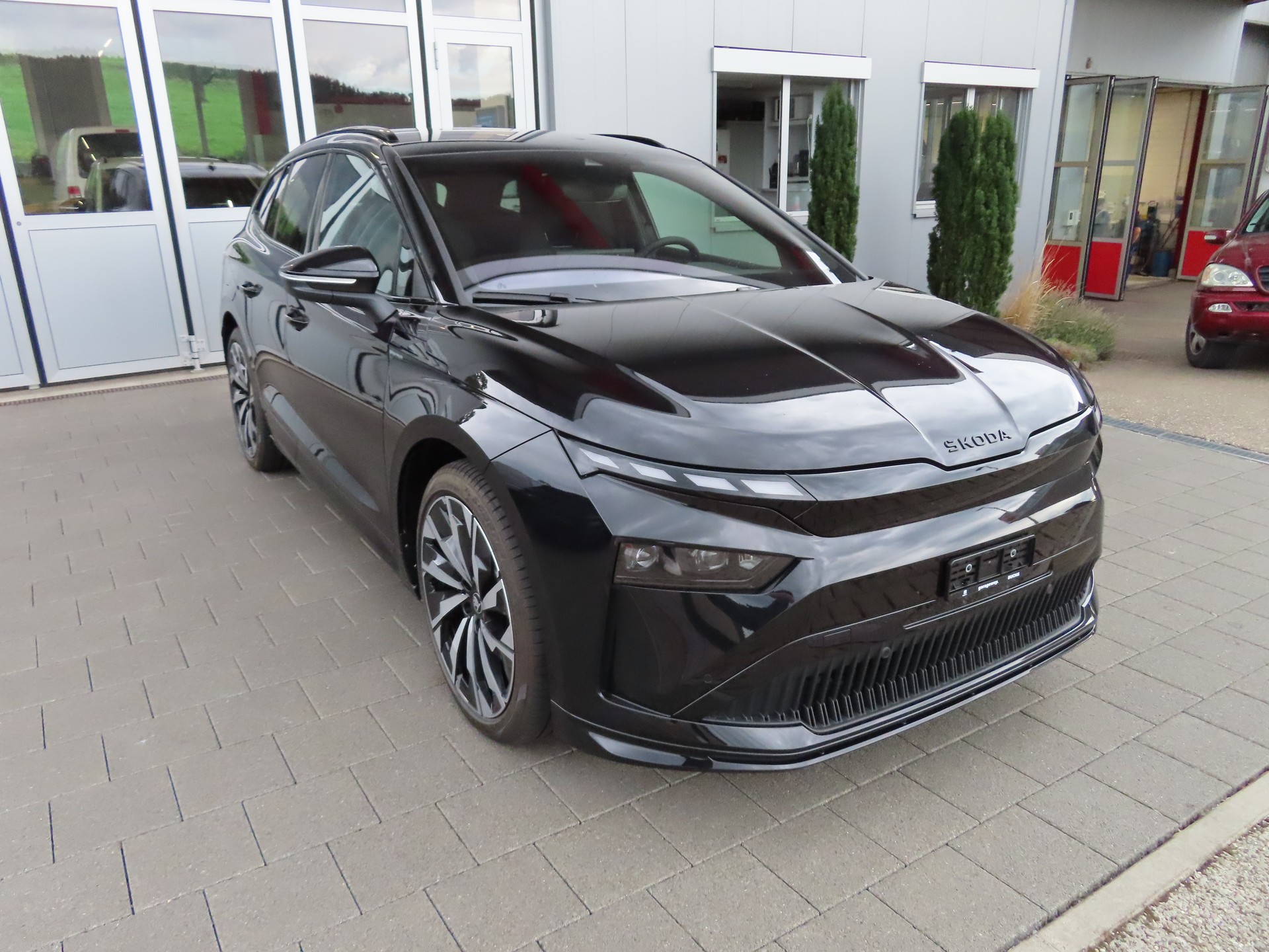 SKODA Enyaq 85x Sportline 4x4-image-4