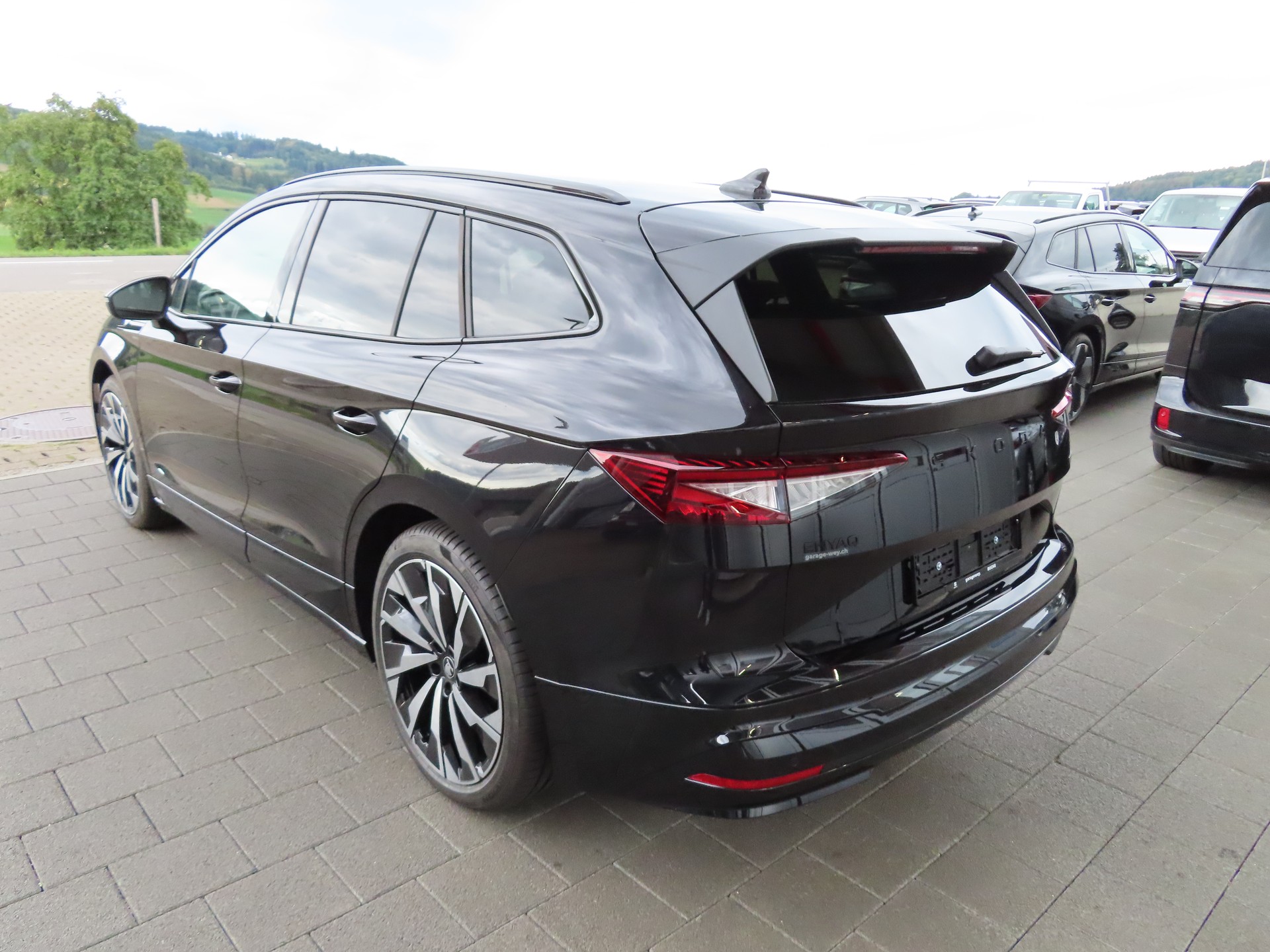 SKODA Enyaq 85x Sportline 4x4-image-2