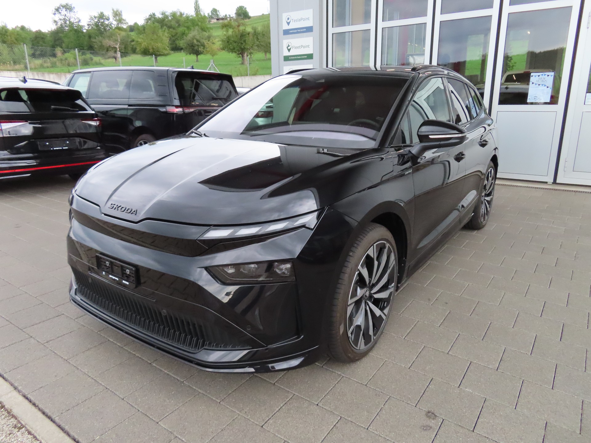SKODA Enyaq 85x Sportline 4x4-image-0