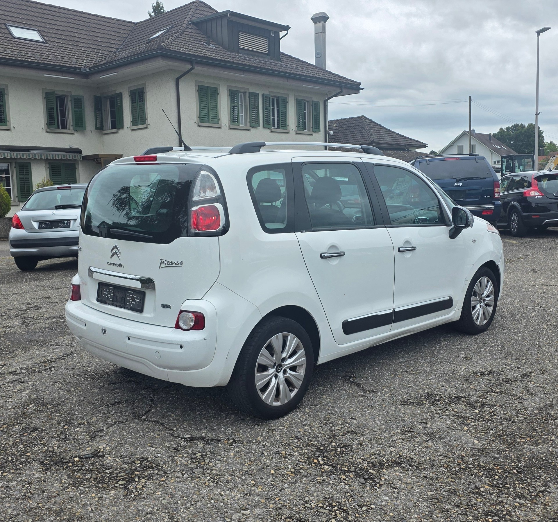 CITROEN C3 Picasso 1.6 HDi Exclusive EGS6-image-3