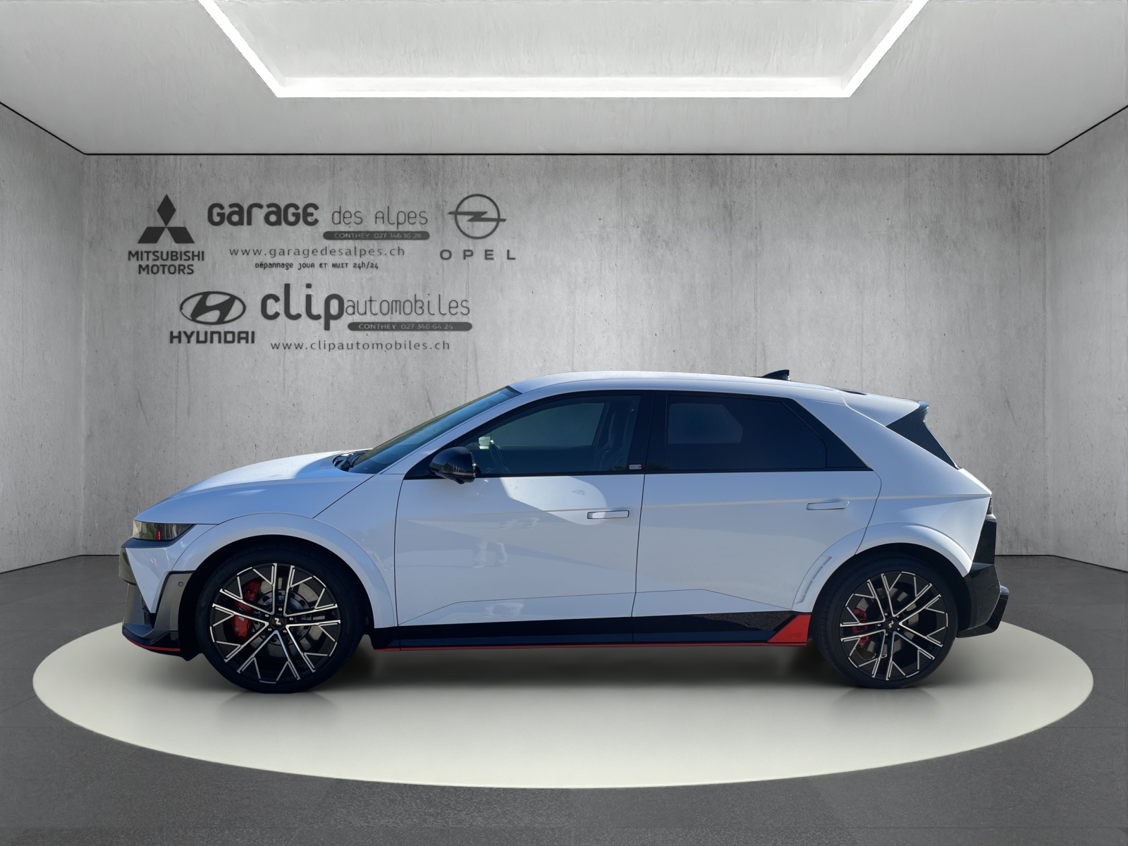 HYUNDAI Ioniq 5 N 84 kWh Electric 4WD-image-2