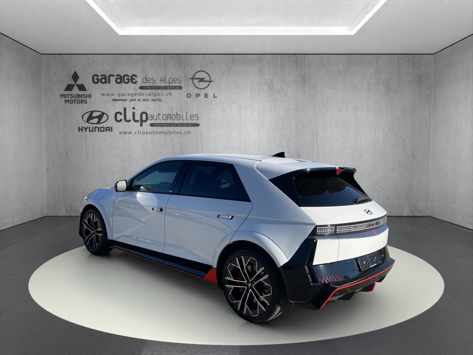 HYUNDAI Ioniq 5 N 84 kWh Electric 4WD-image-3