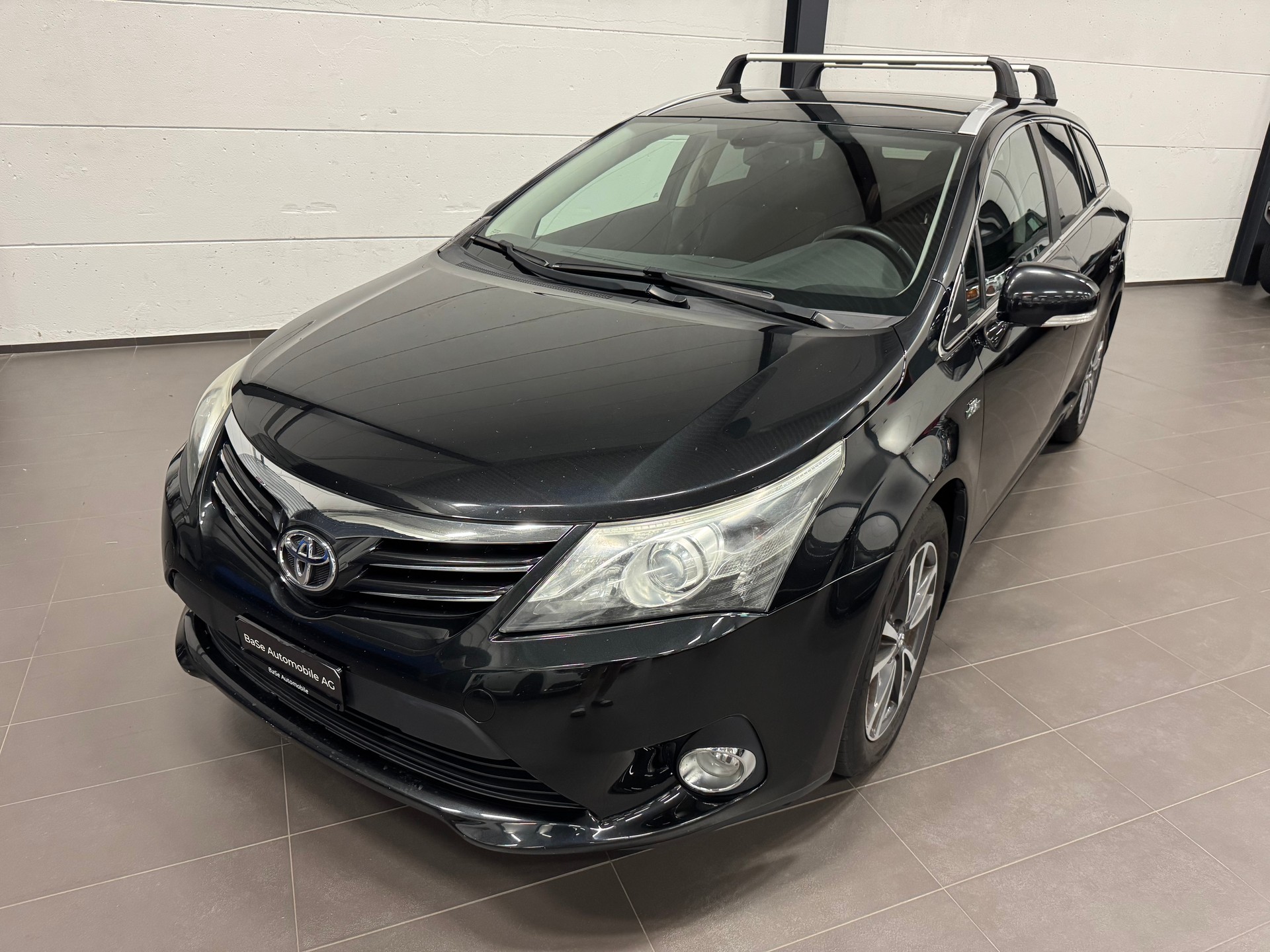 TOYOTA Avensis Sportswagon 2.2D-CAT Linea Sol A-image-2