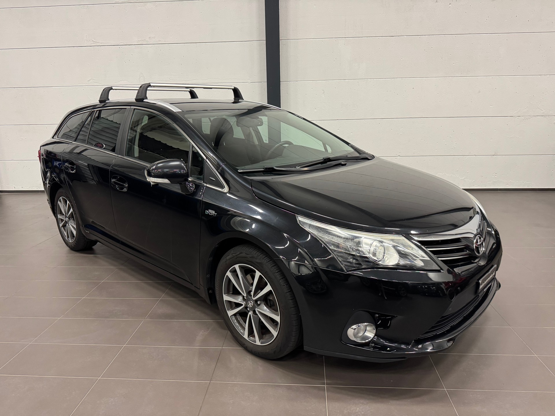 TOYOTA Avensis Sportswagon 2.2D-CAT Linea Sol A-image-1