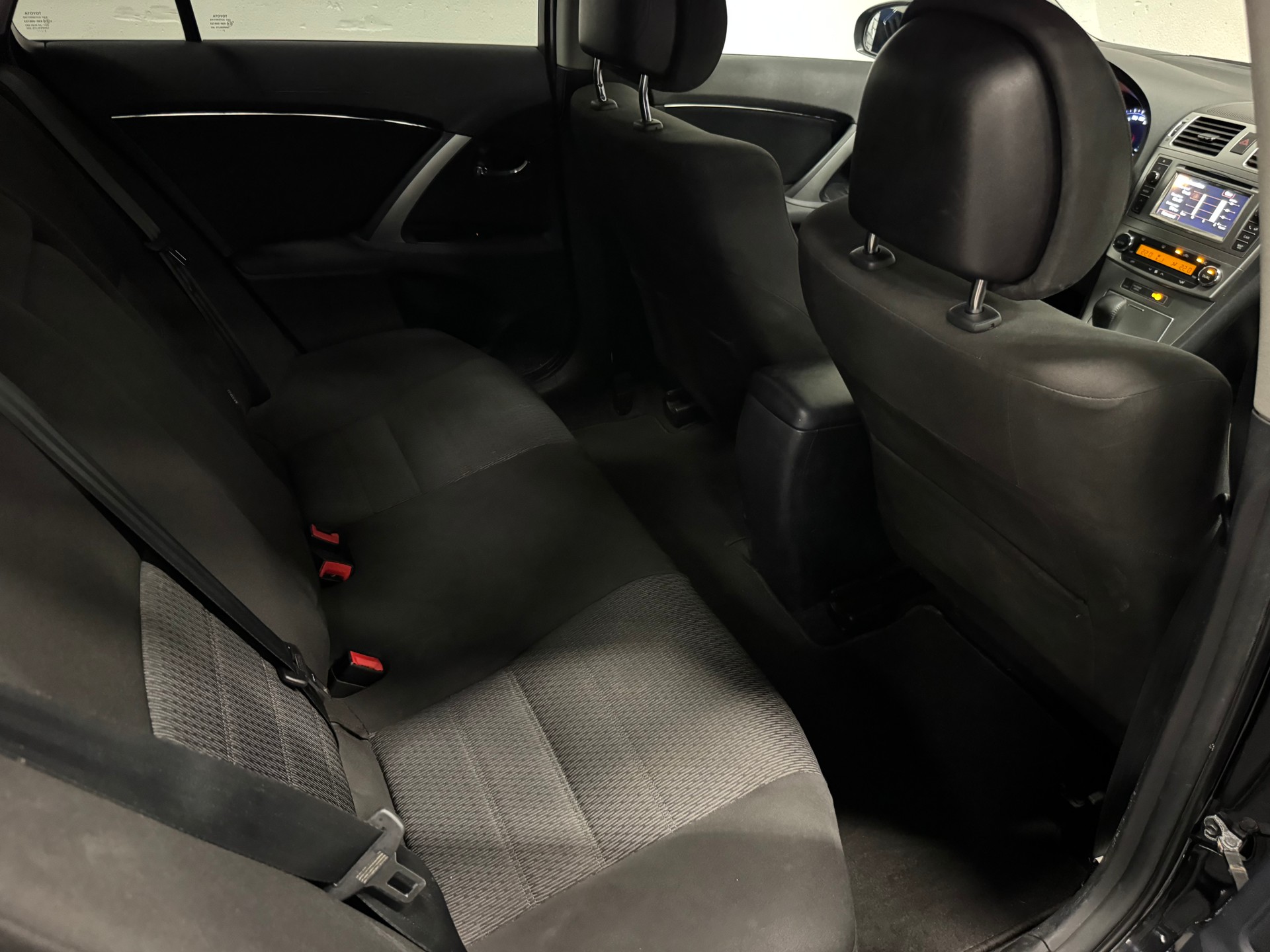 TOYOTA Avensis Sportswagon 2.2D-CAT Linea Sol A-image-20