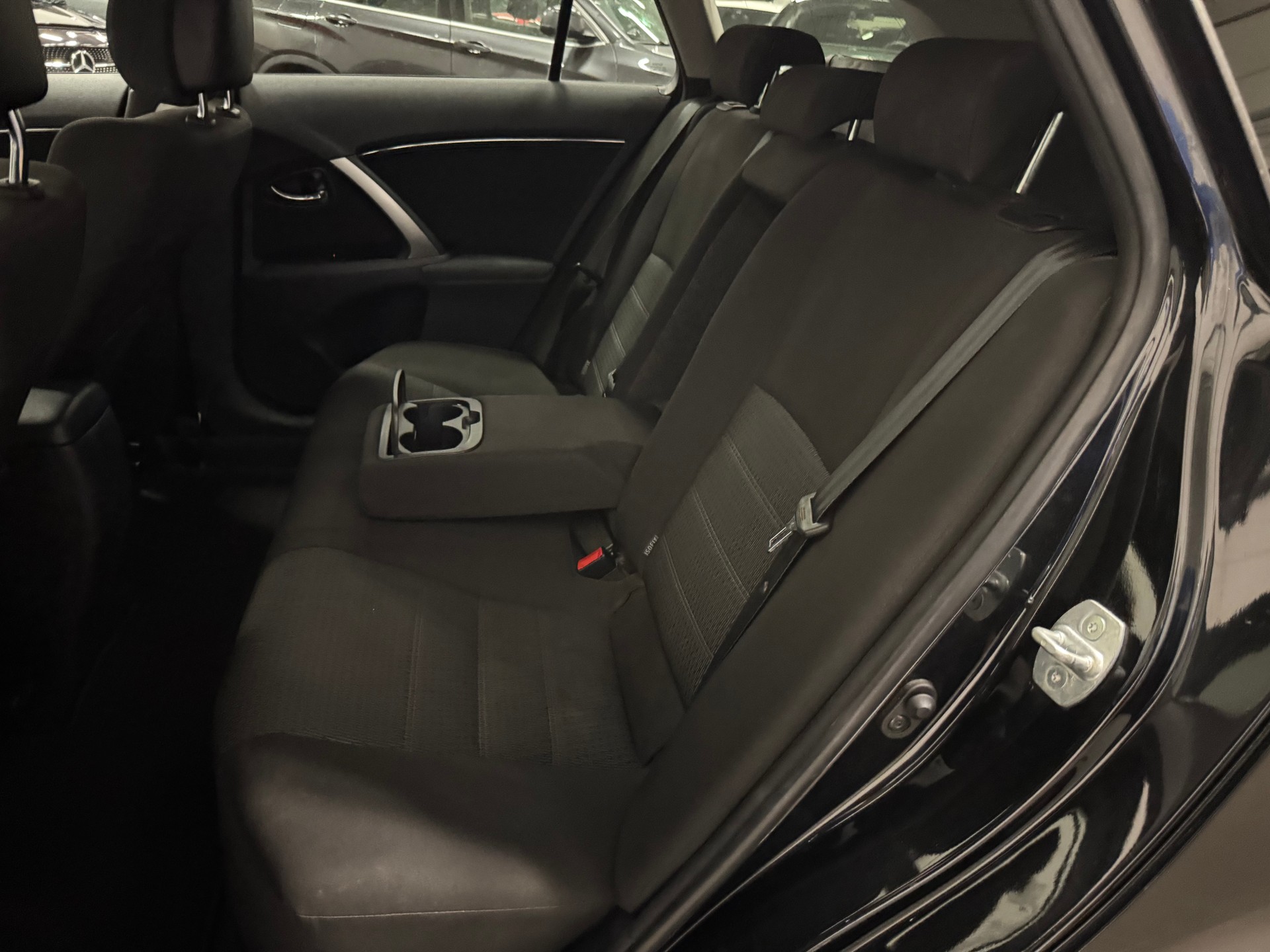 TOYOTA Avensis Sportswagon 2.2D-CAT Linea Sol A-image-22