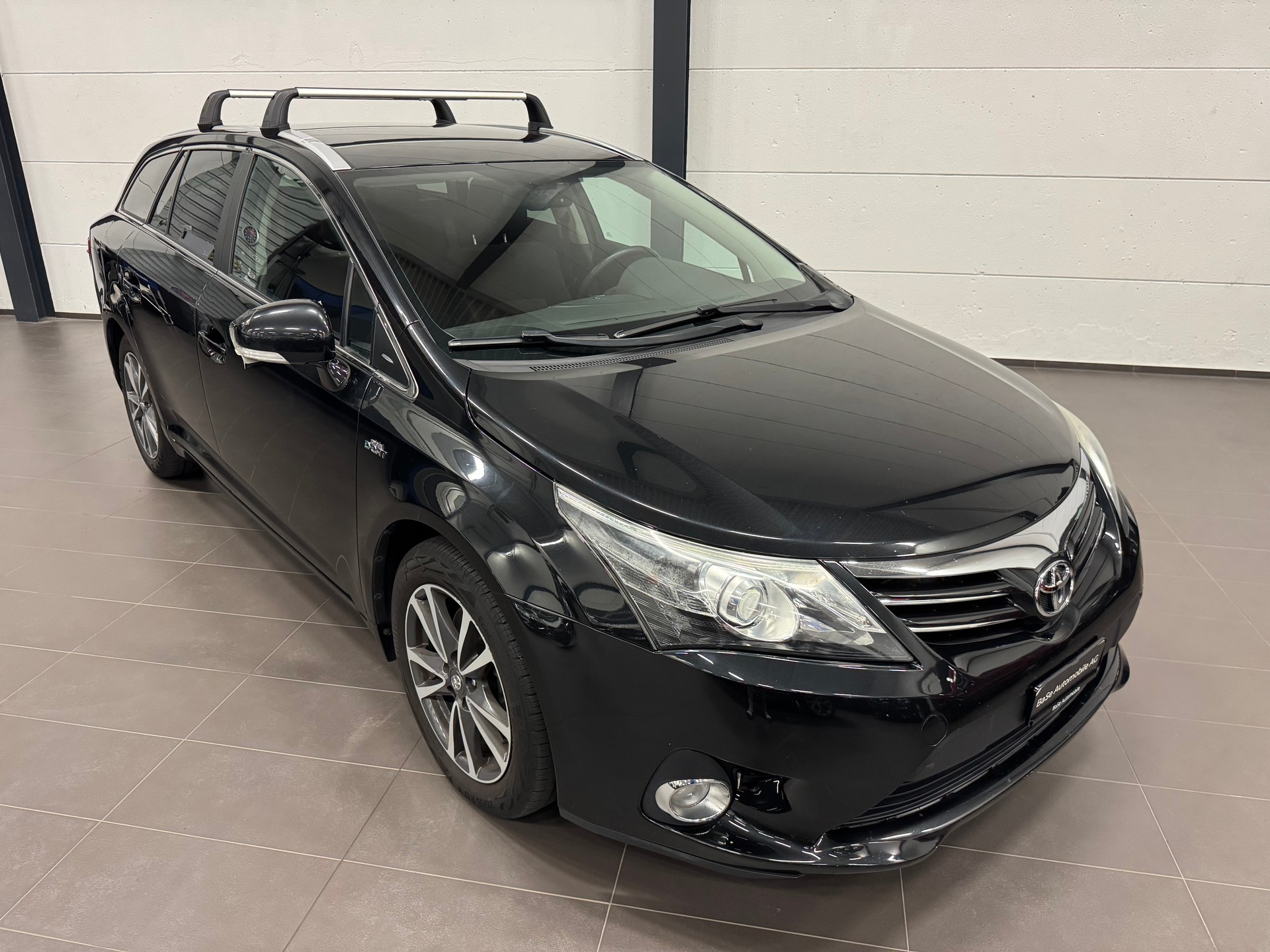TOYOTA Avensis Sportswagon 2.2D-CAT Linea Sol A-image-3