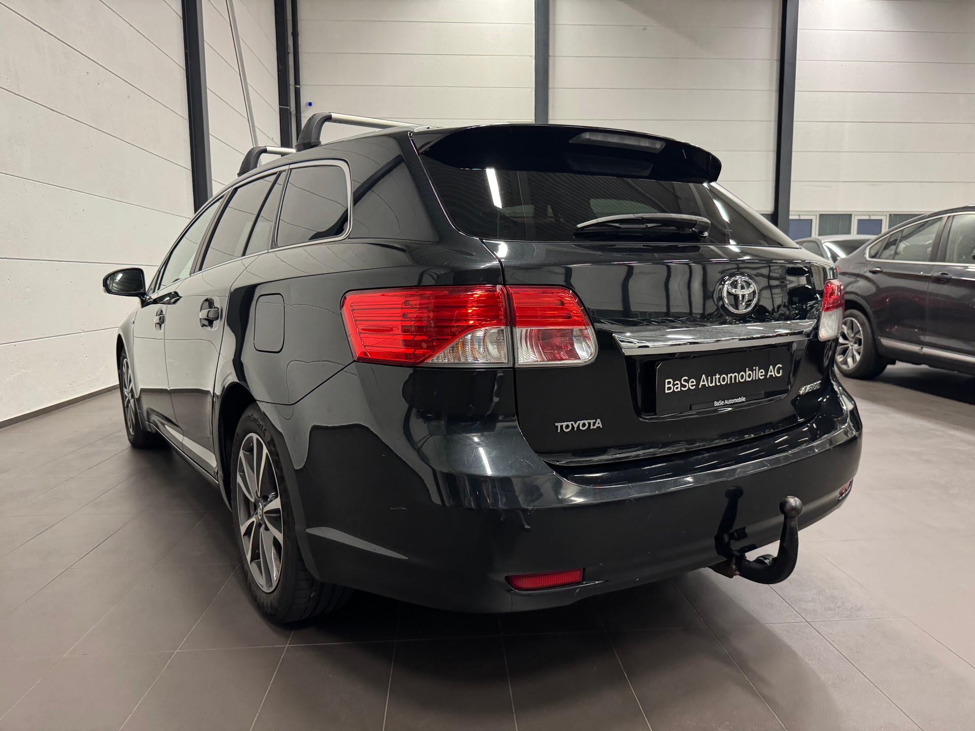 TOYOTA Avensis Sportswagon 2.2D-CAT Linea Sol A-image-14