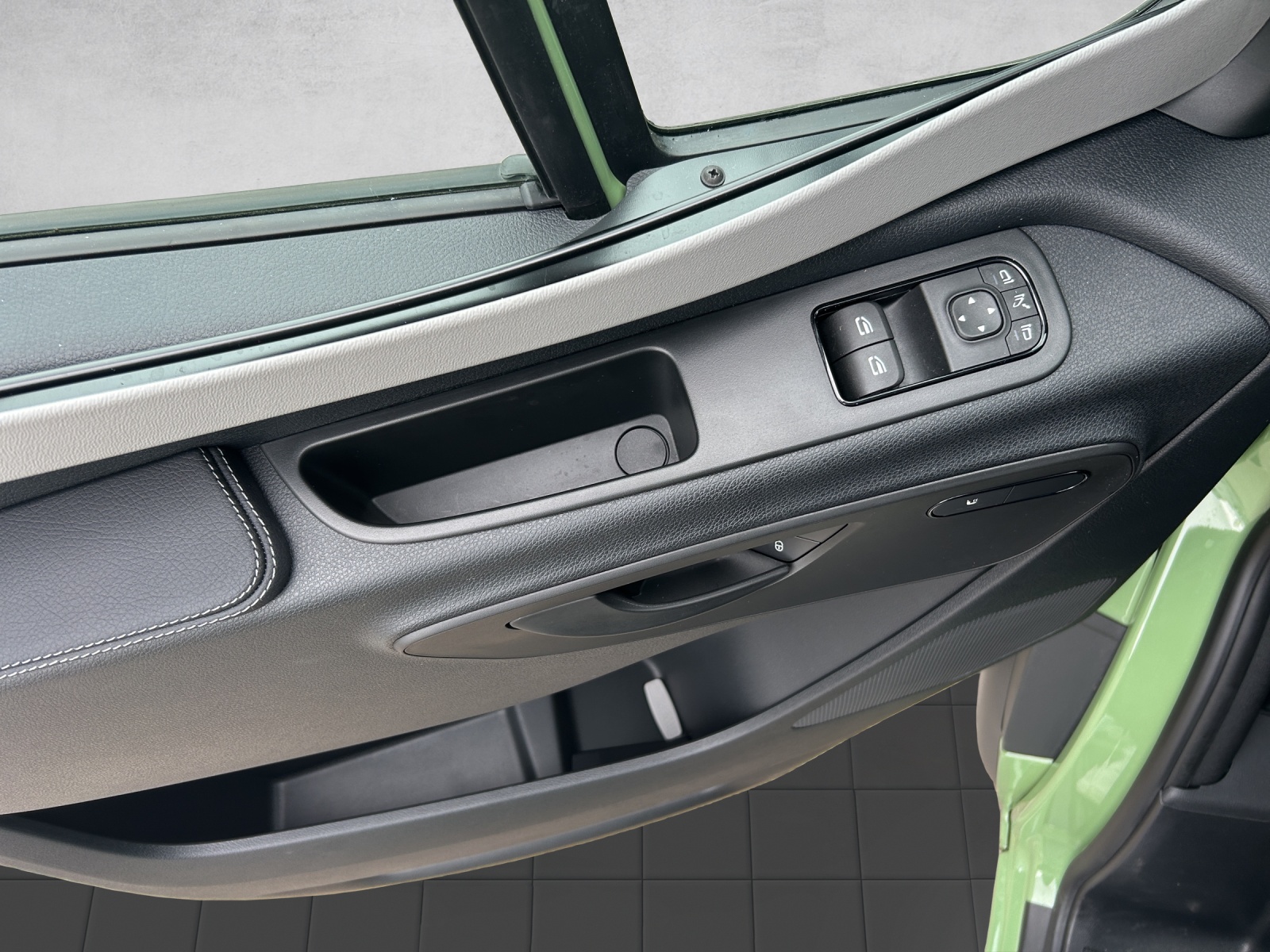 WESTFALIA James Cook 600D mit Aufstelldach Premium 2.0D 9G 4Matic-image-18