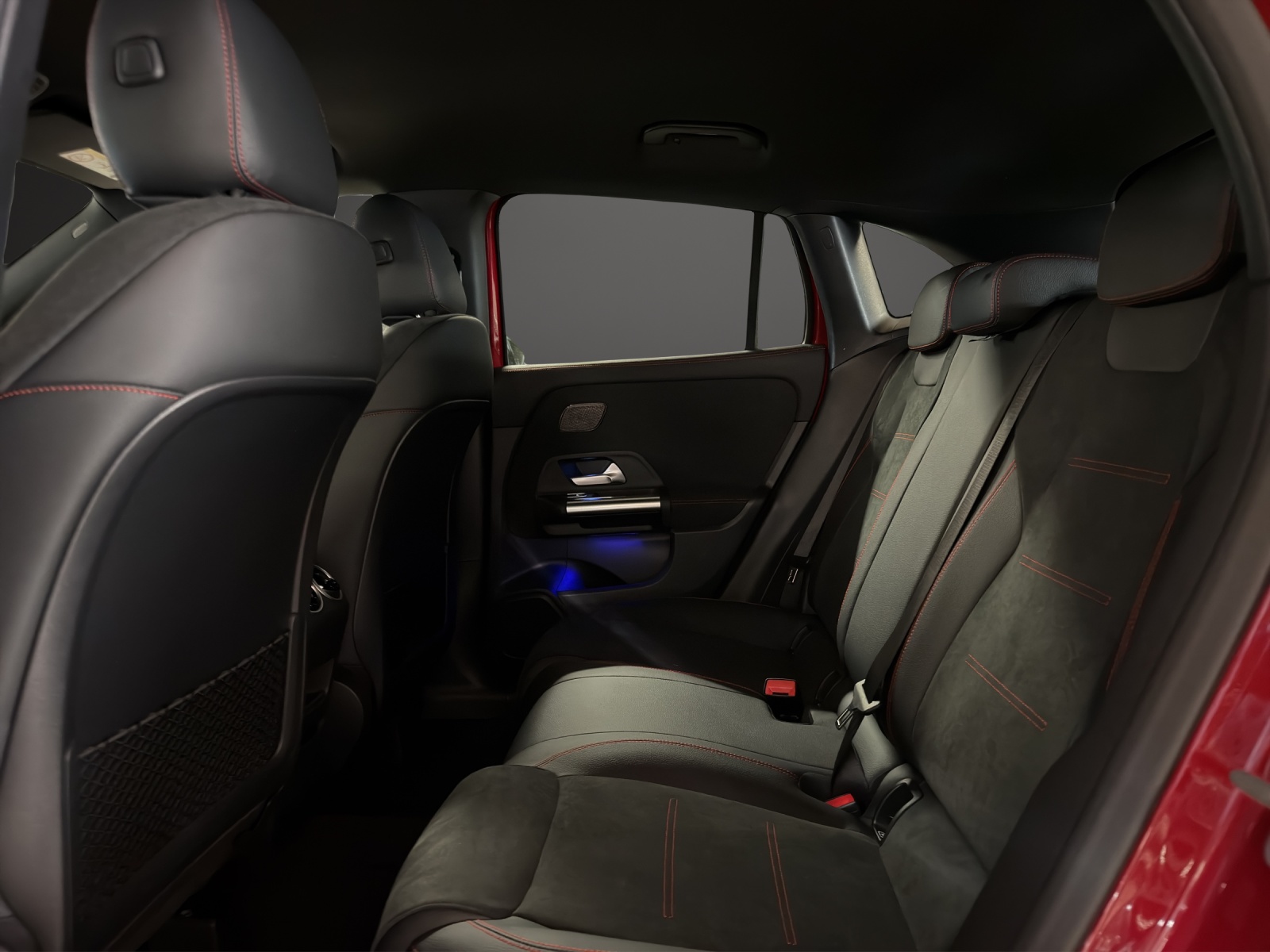 MERCEDES-BENZ GLA 250 4MATIC Swiss Star-image-9