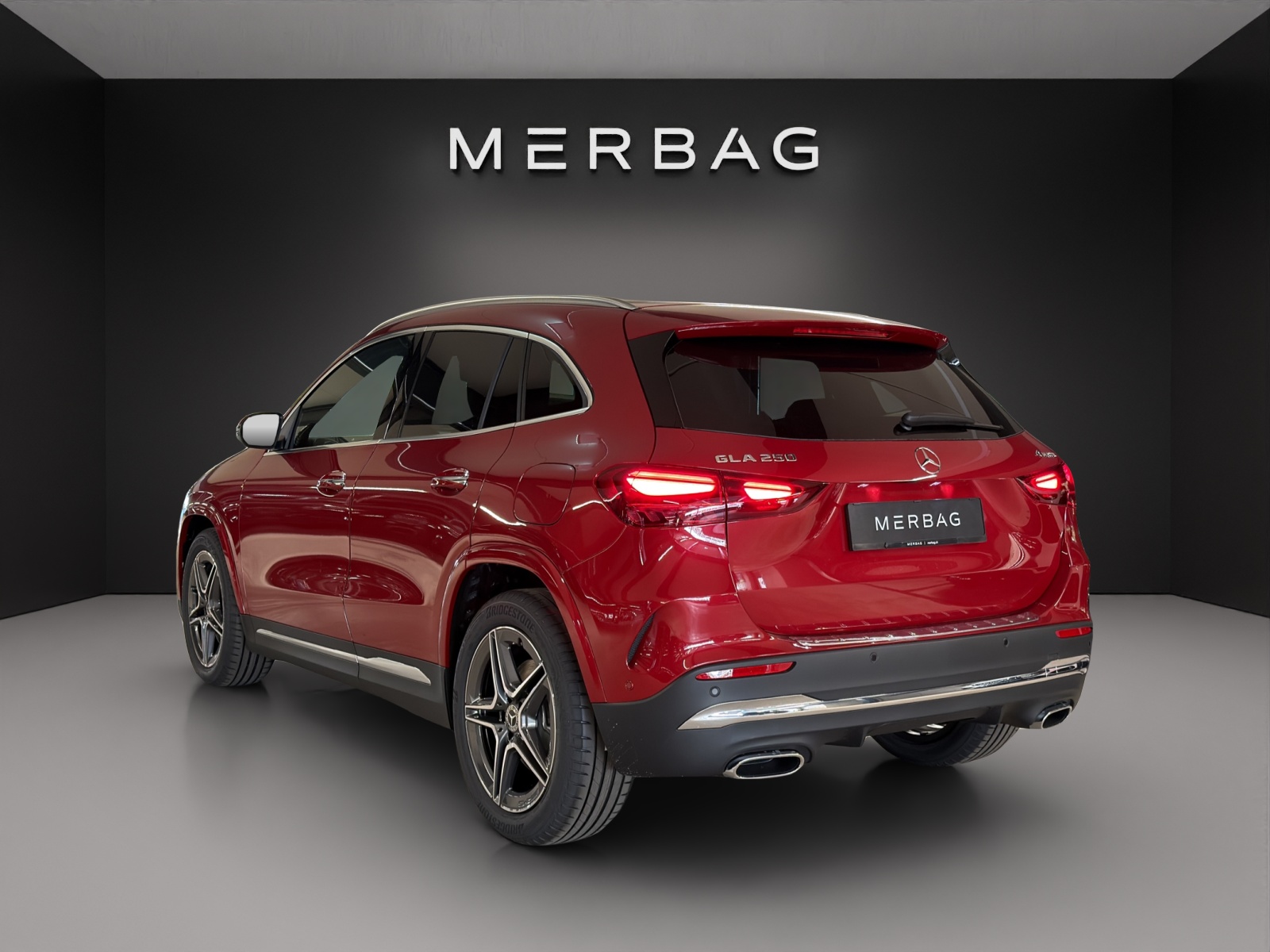MERCEDES-BENZ GLA 250 4MATIC Swiss Star-image-3