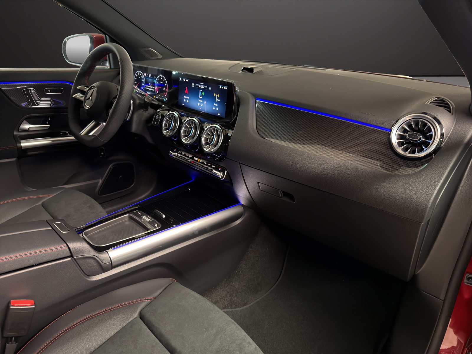 MERCEDES-BENZ GLA 250 4MATIC Swiss Star-image-7