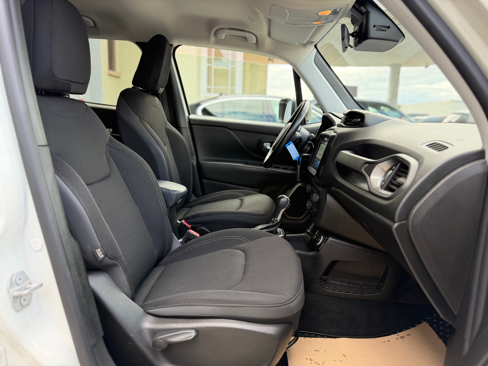 JEEP Renegade 1.3 GSE Turbo Limited-image-13