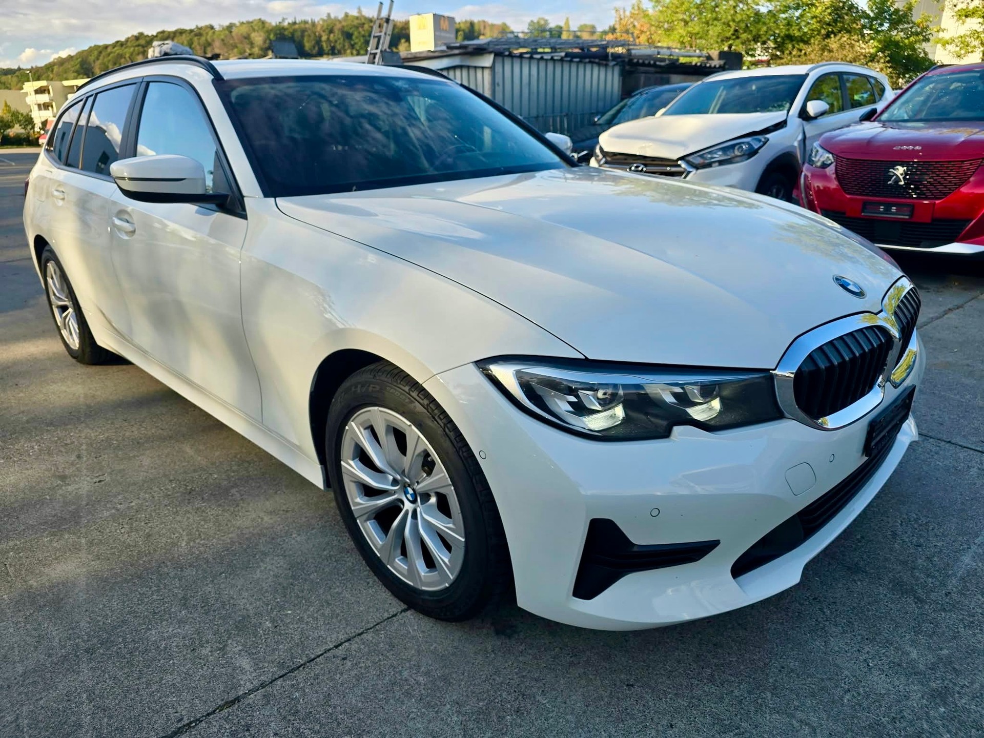 BMW 320d 48V Touring Steptronic-image-1