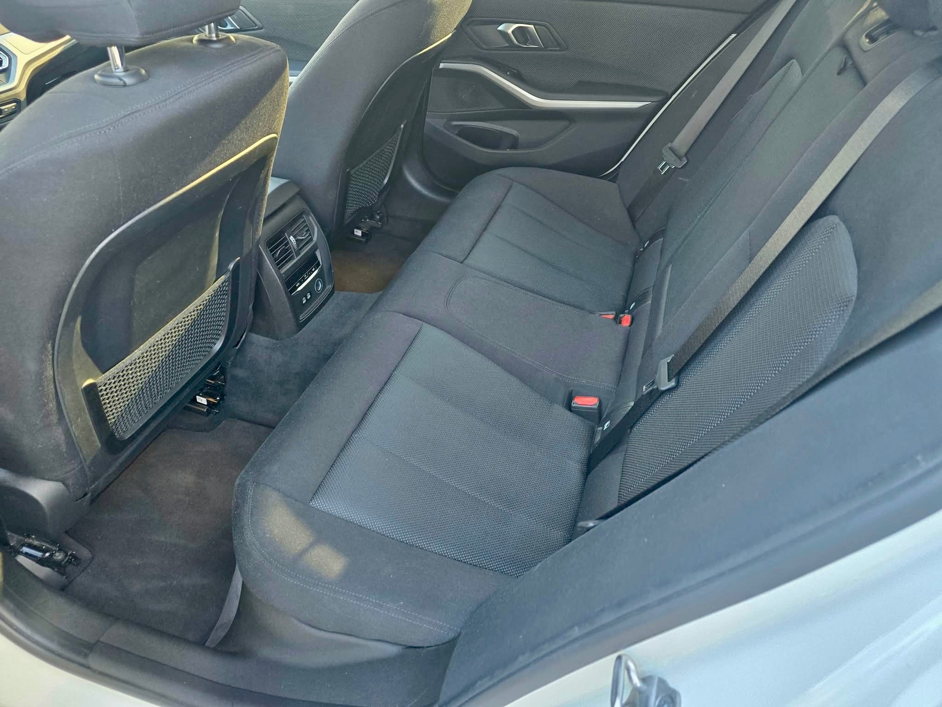 BMW 320d 48V Touring Steptronic-image-11