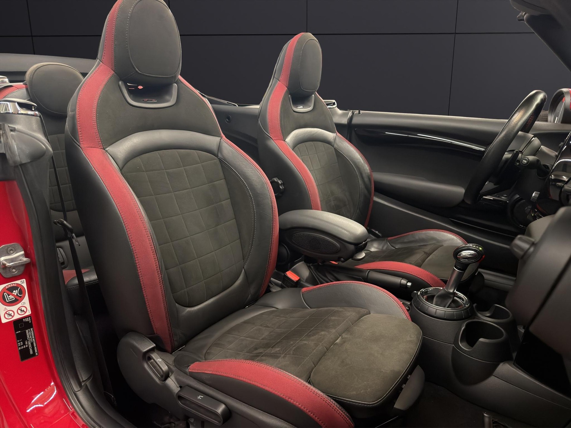 MINI Cabrio F57 2.0i Cooper S-image-12