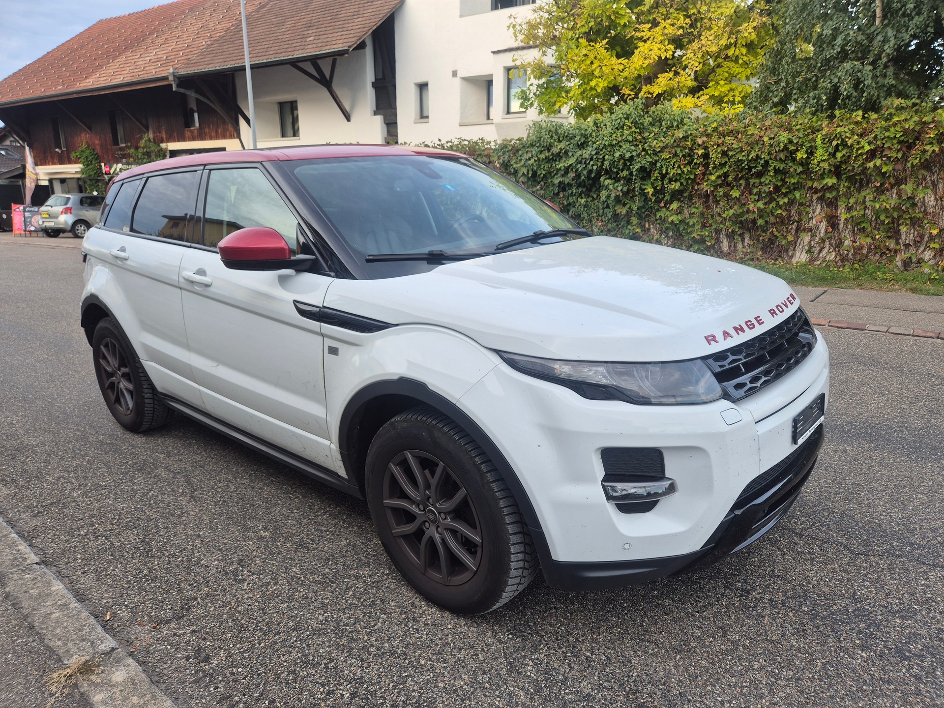 LAND ROVER Range Rover Evoque 2.2 SD4 Dynamic AT9-image-1