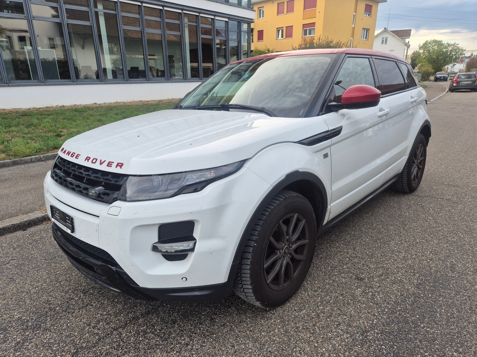 LAND ROVER Range Rover Evoque 2.2 SD4 Dynamic AT9-image-2