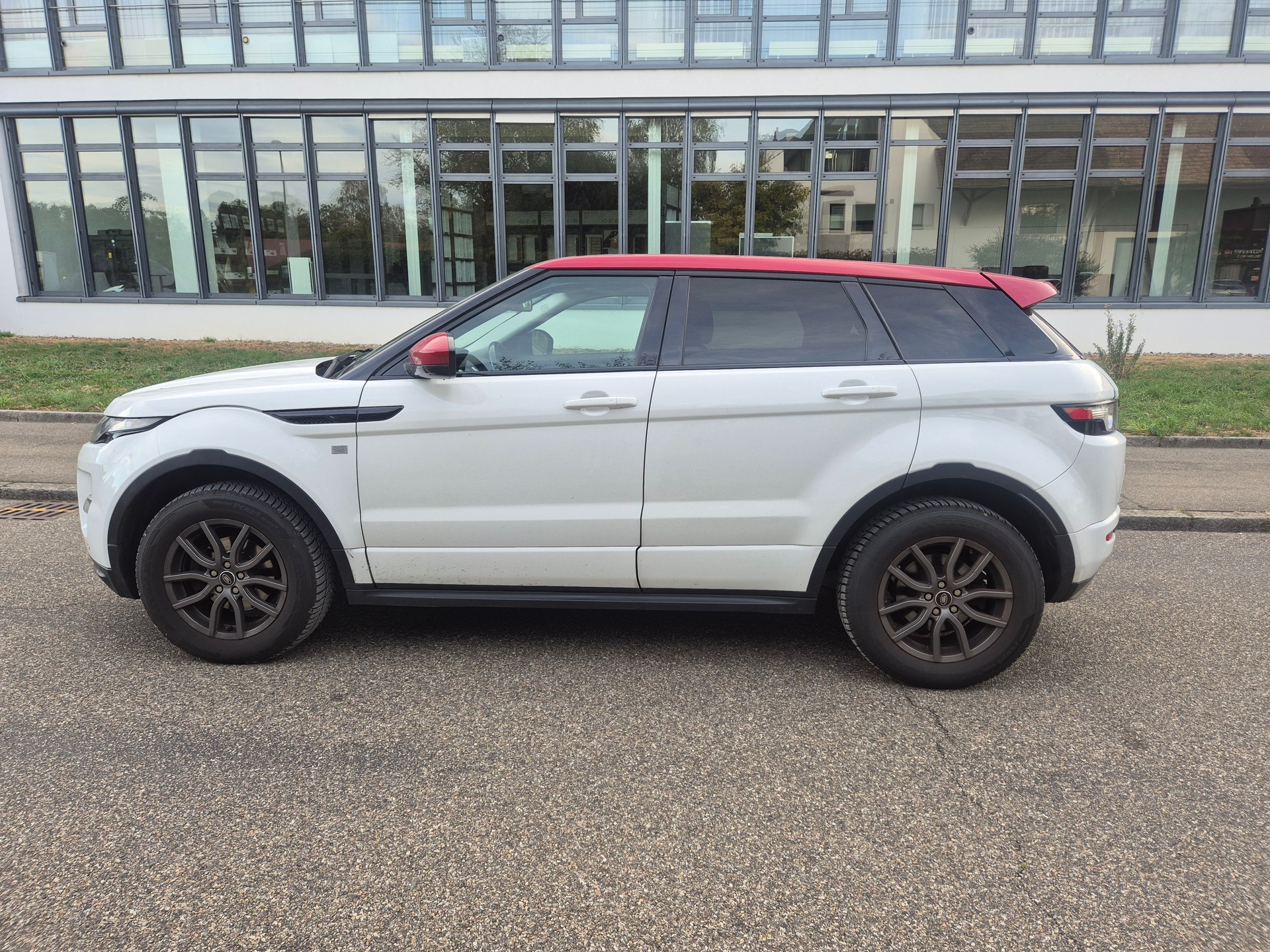 LAND ROVER Range Rover Evoque 2.2 SD4 Dynamic AT9-image-4