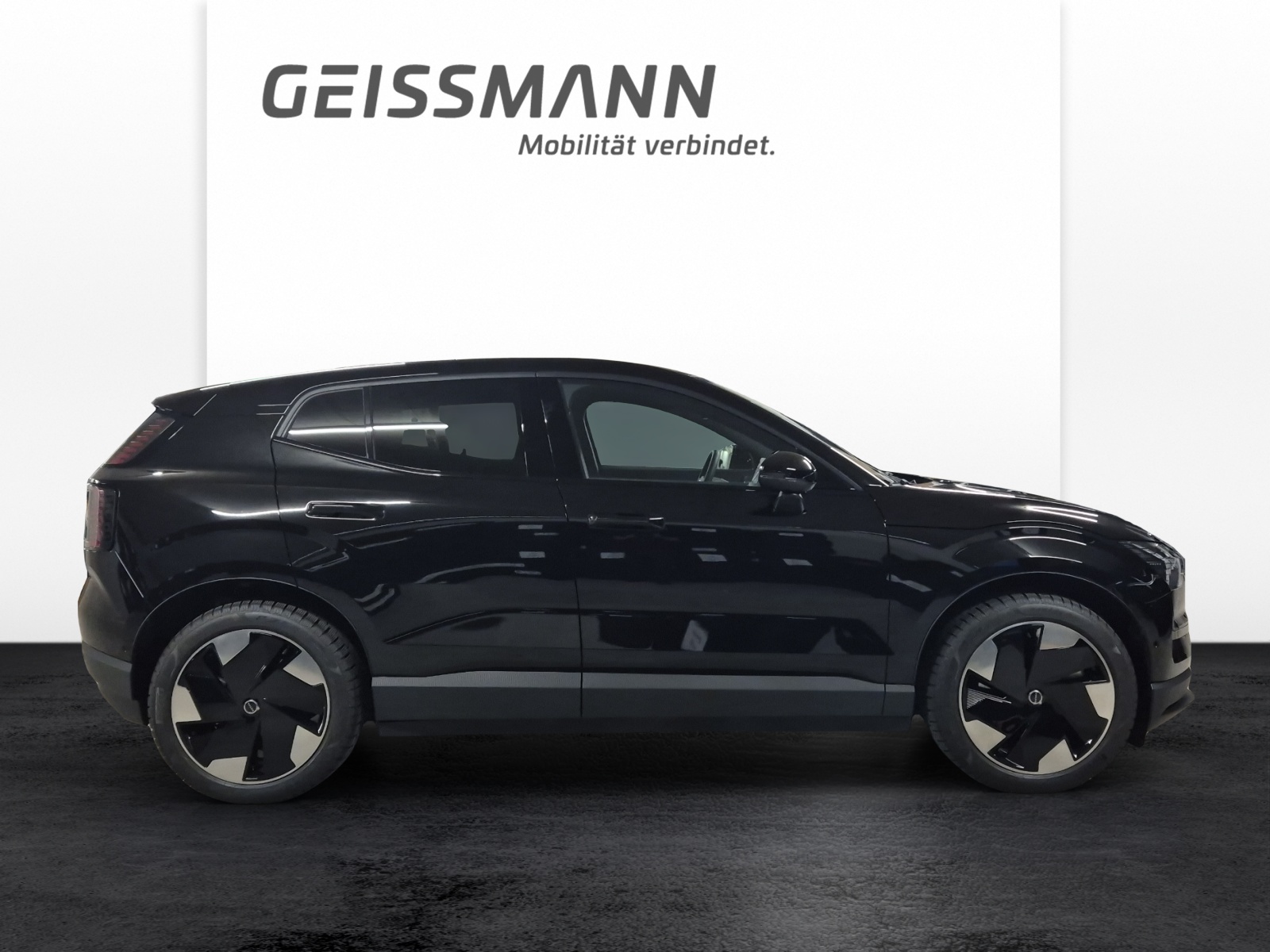 VOLVO EX30 E60 Twin Ultra Performance AWD-image-3