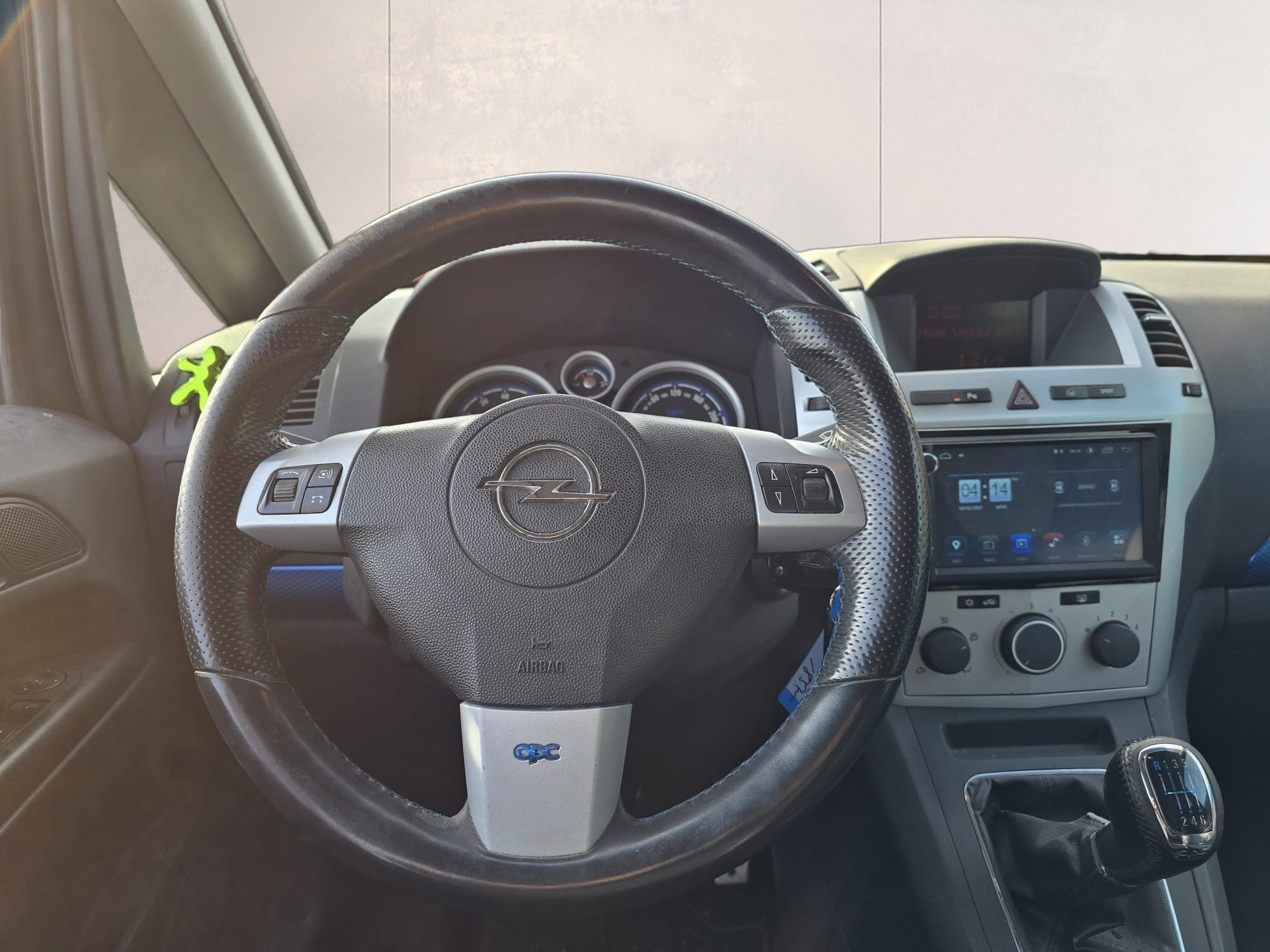 OPEL Zafira 2.0i 16V Turbo OPC-image-9
