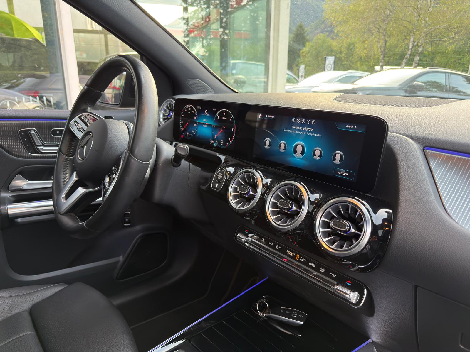 MERCEDES-BENZ B 200 d Night Star 8G-DCT-image-12