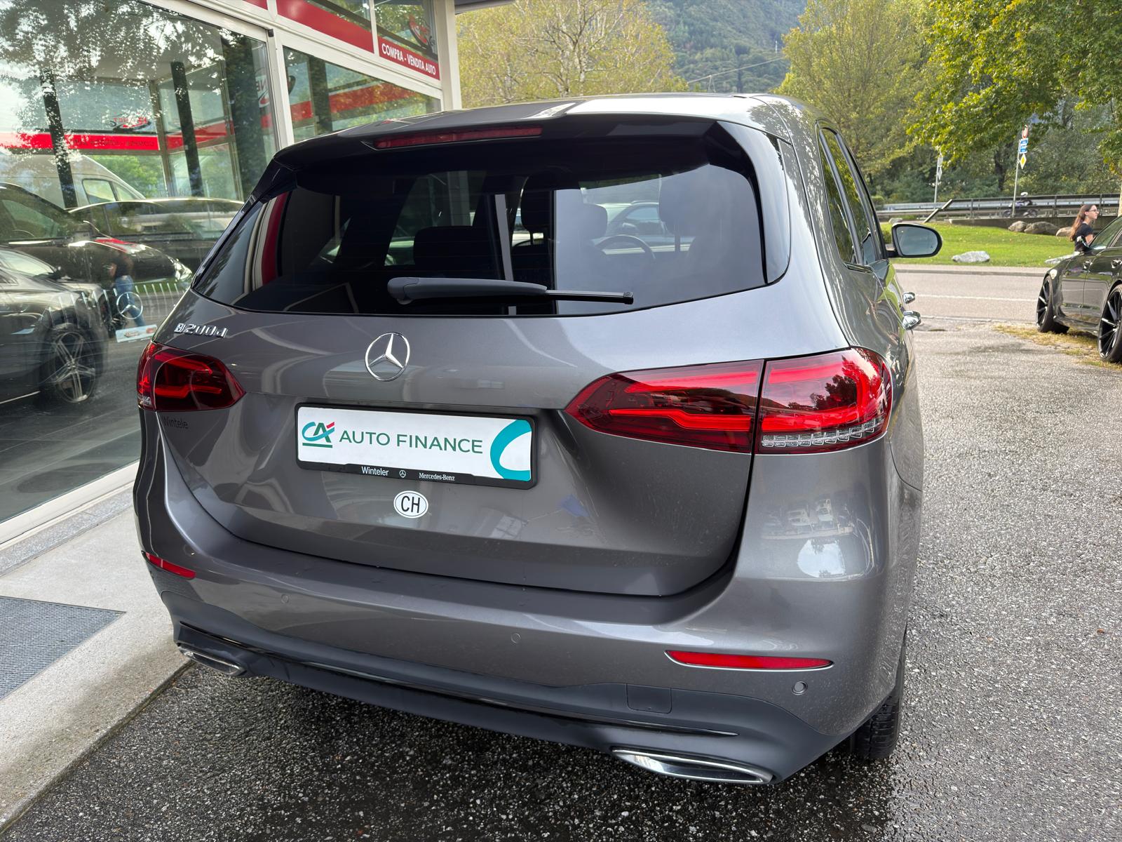 MERCEDES-BENZ B 200 d Night Star 8G-DCT-image-3