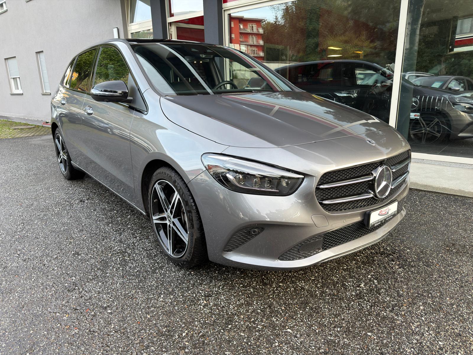 MERCEDES-BENZ B 200 d Night Star 8G-DCT-image-2