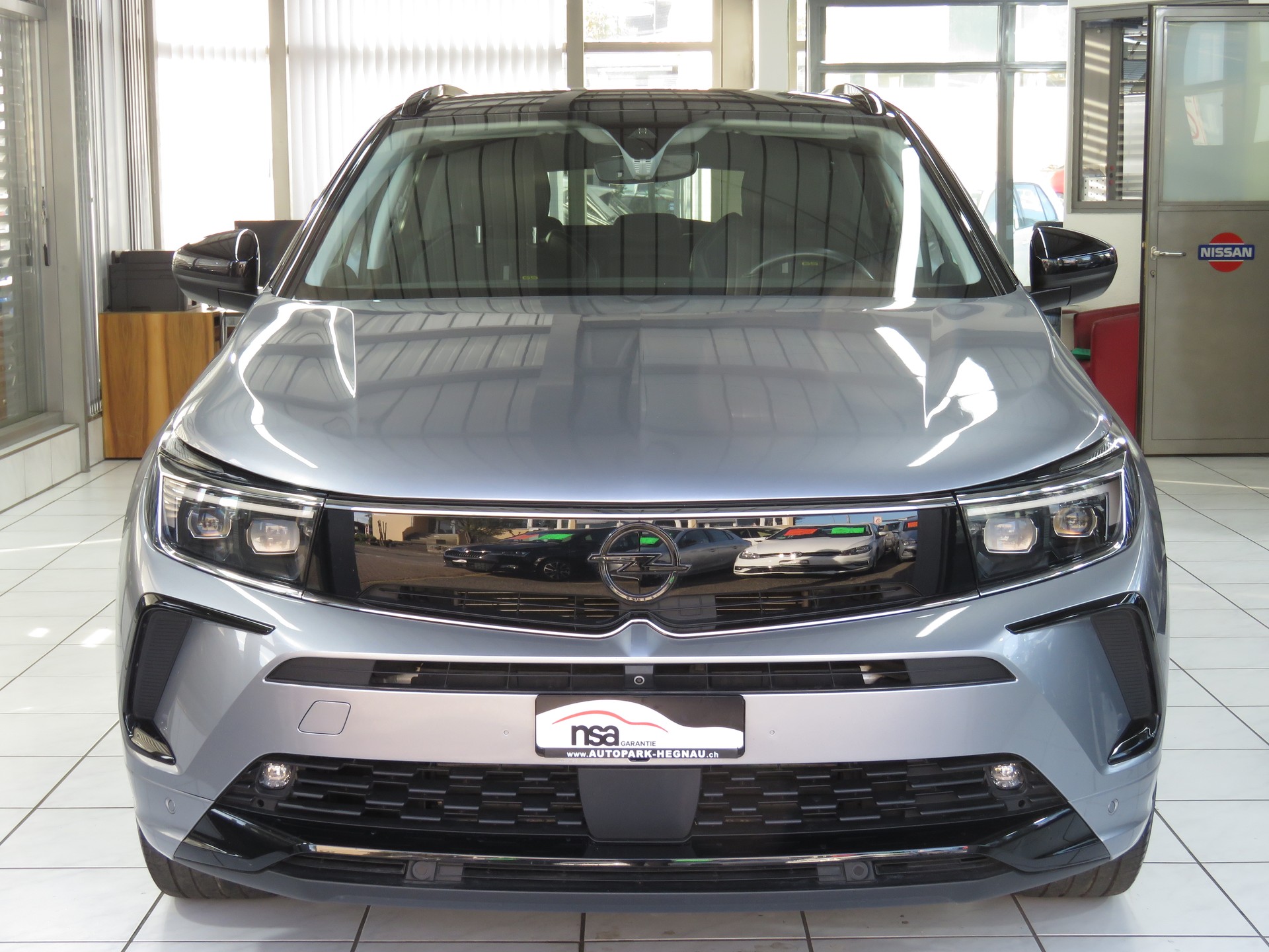 OPEL Grandland 1.6 Hybrid 4x4 GSe Automat (AHK 1'250 kg)-image-1