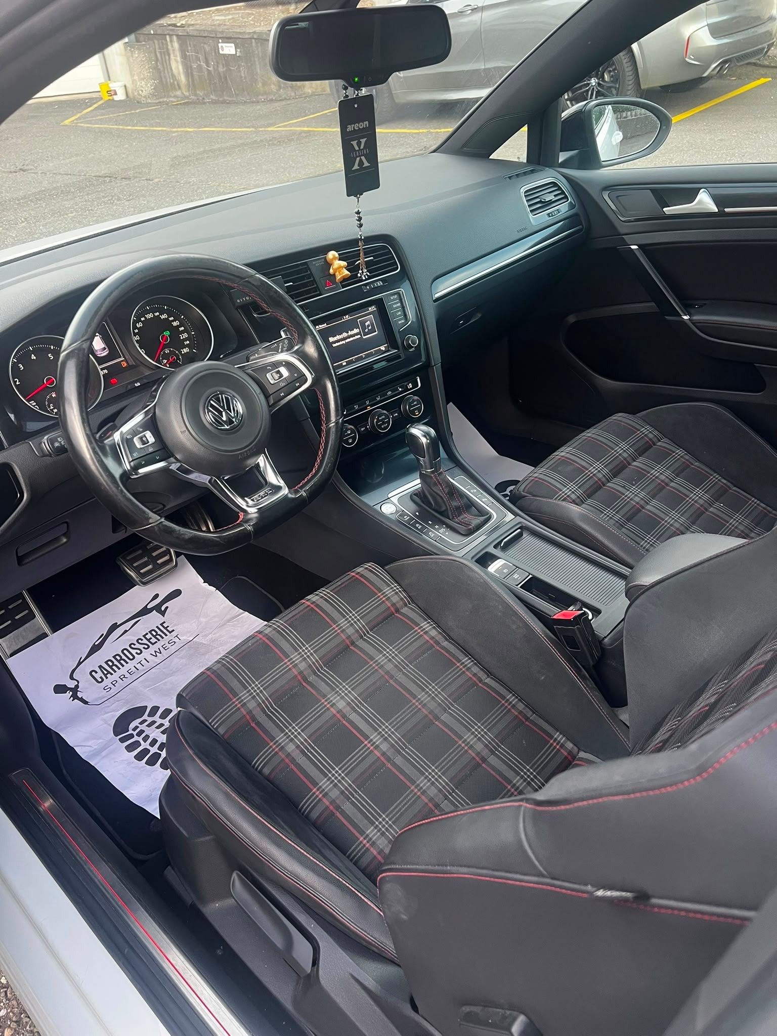 VW Golf 2.0 TSI GTI Performance DSG-image-7