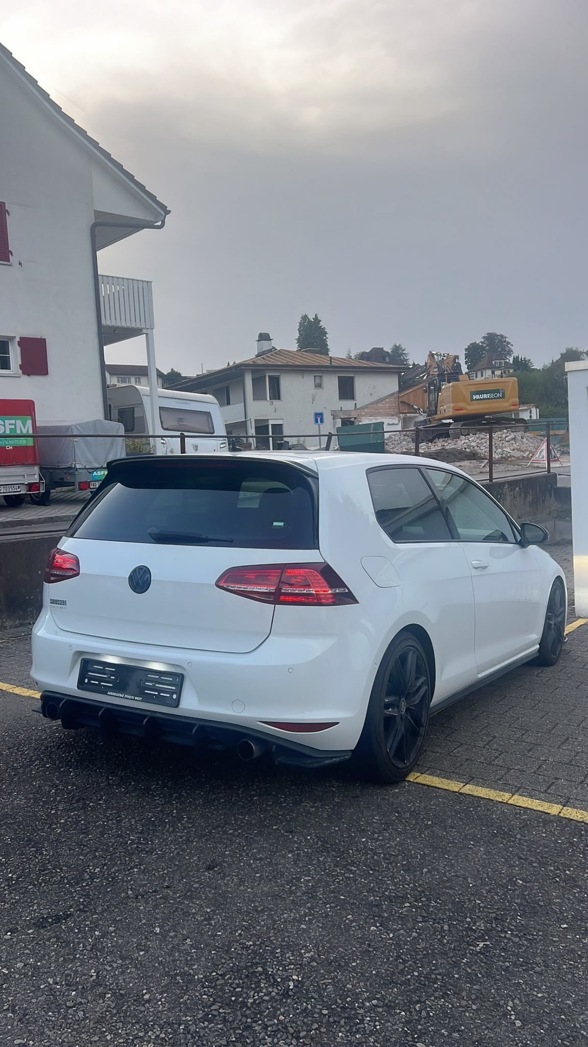 VW Golf 2.0 TSI GTI Performance DSG-image-3