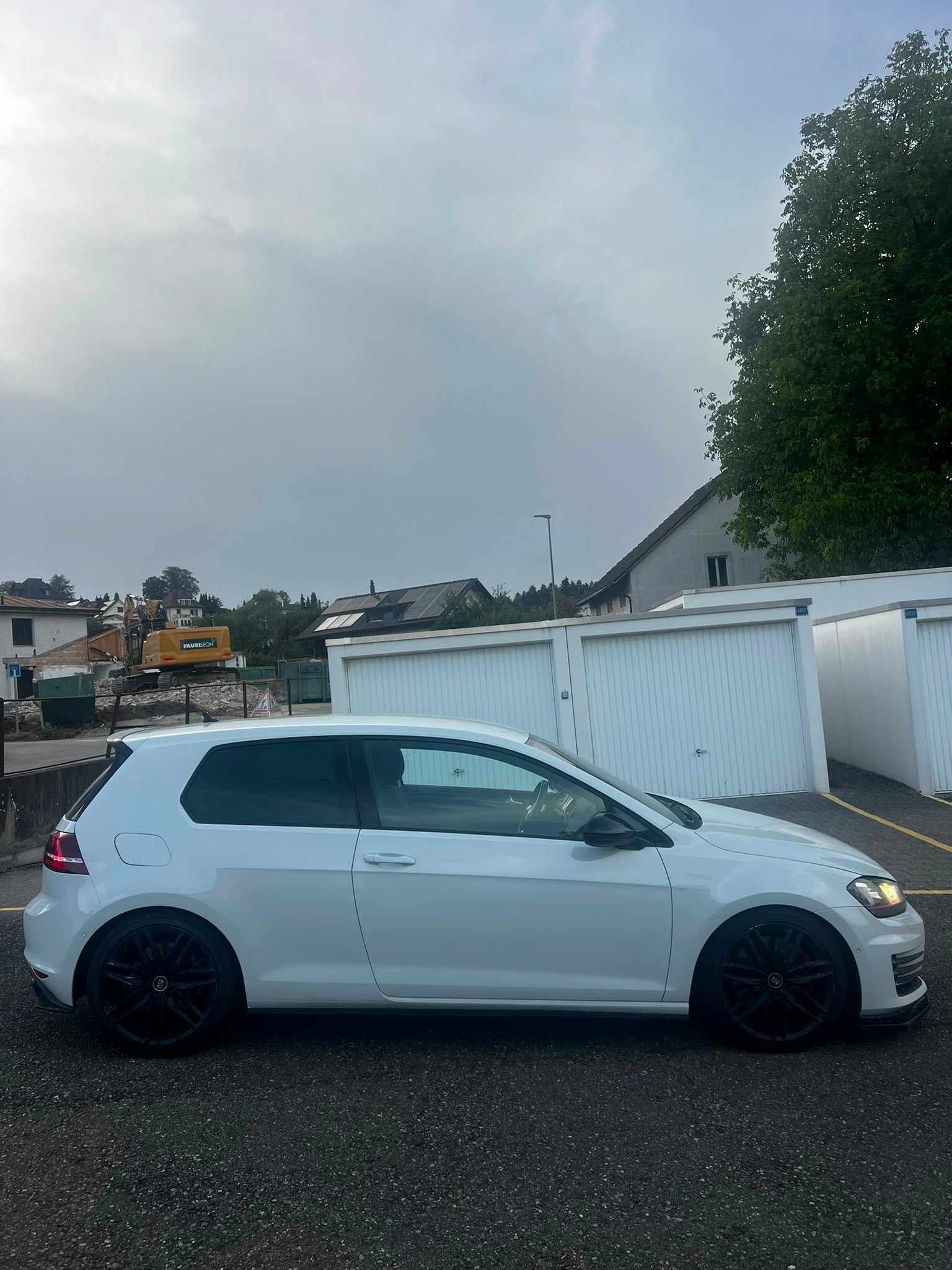 VW Golf 2.0 TSI GTI Performance DSG-image-2