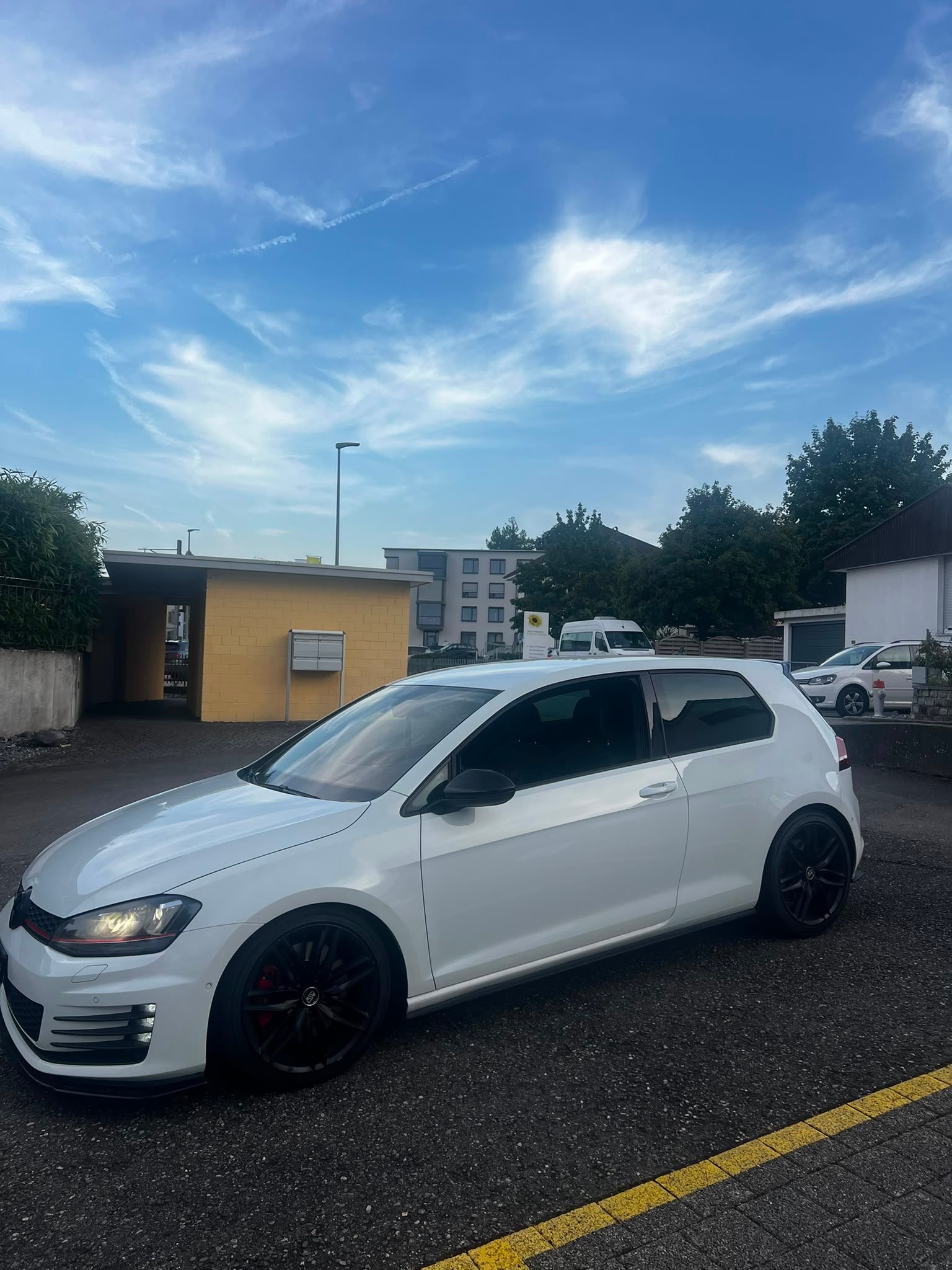 VW Golf 2.0 TSI GTI Performance DSG-image-1
