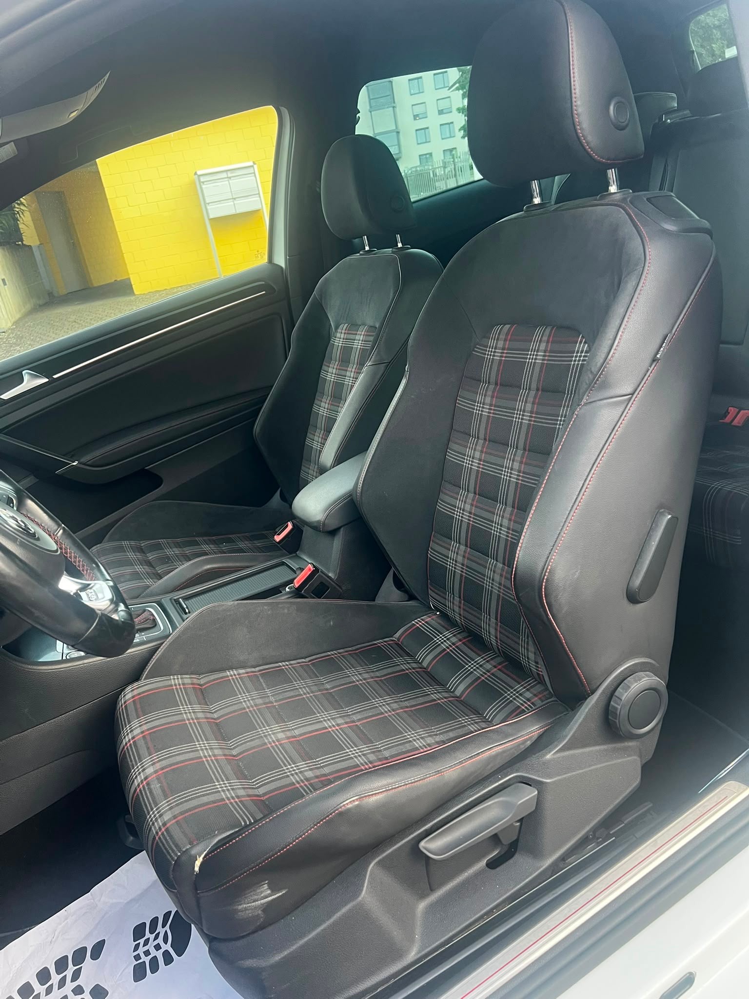 VW Golf 2.0 TSI GTI Performance DSG-image-9