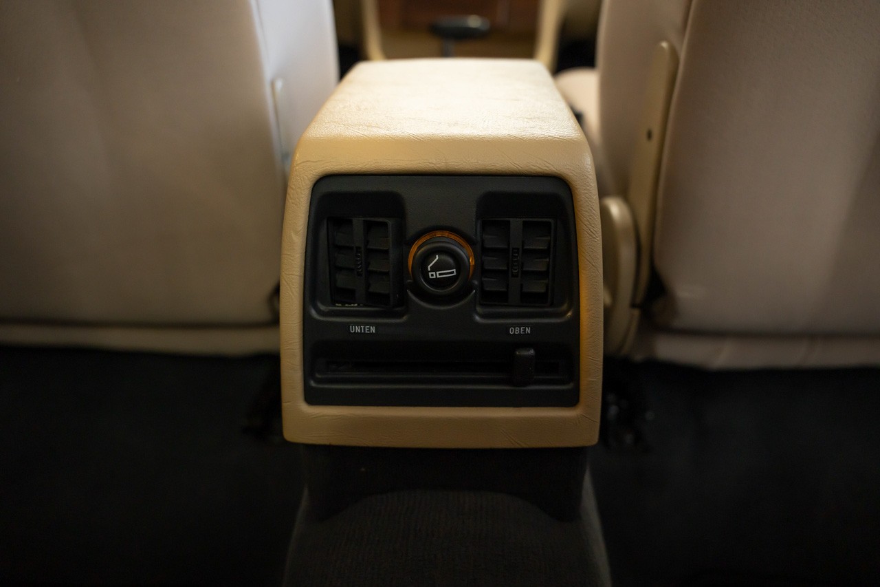 BMW 735i-image-26