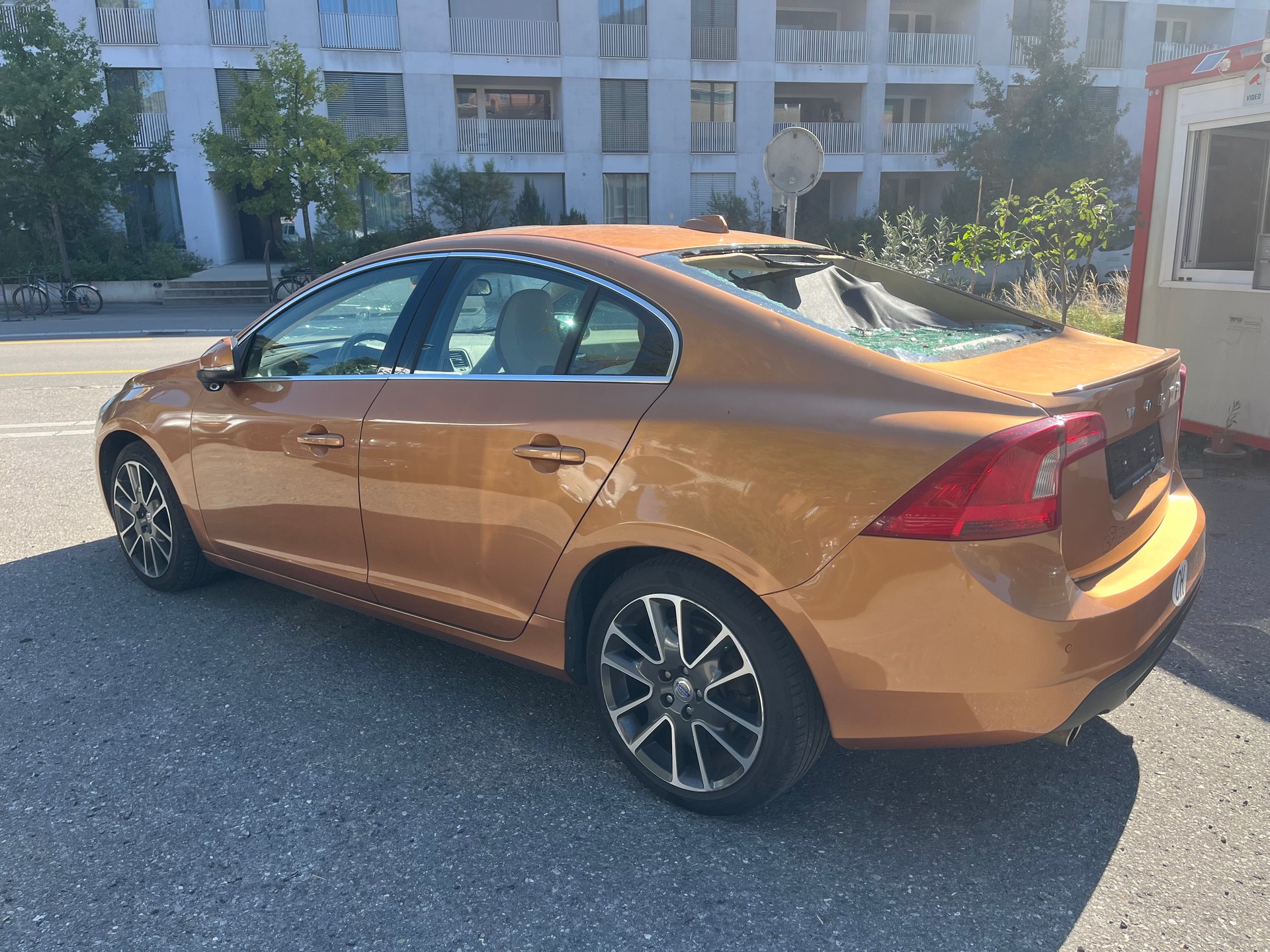 VOLVO S60 T6 AWD R-Design Geartronic-image-2
