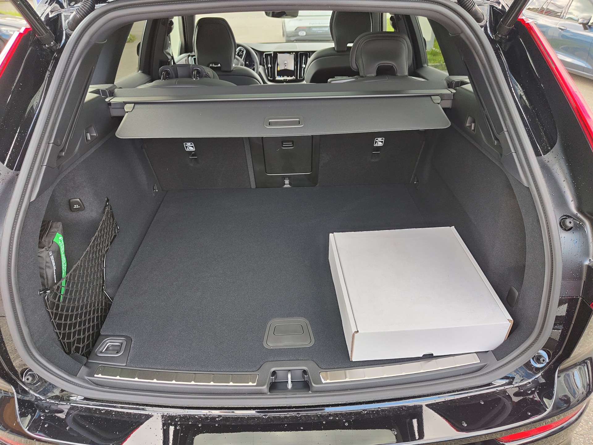 VOLVO XC60 2.0 T6 TE Ultimate Dark eAWD-image-14