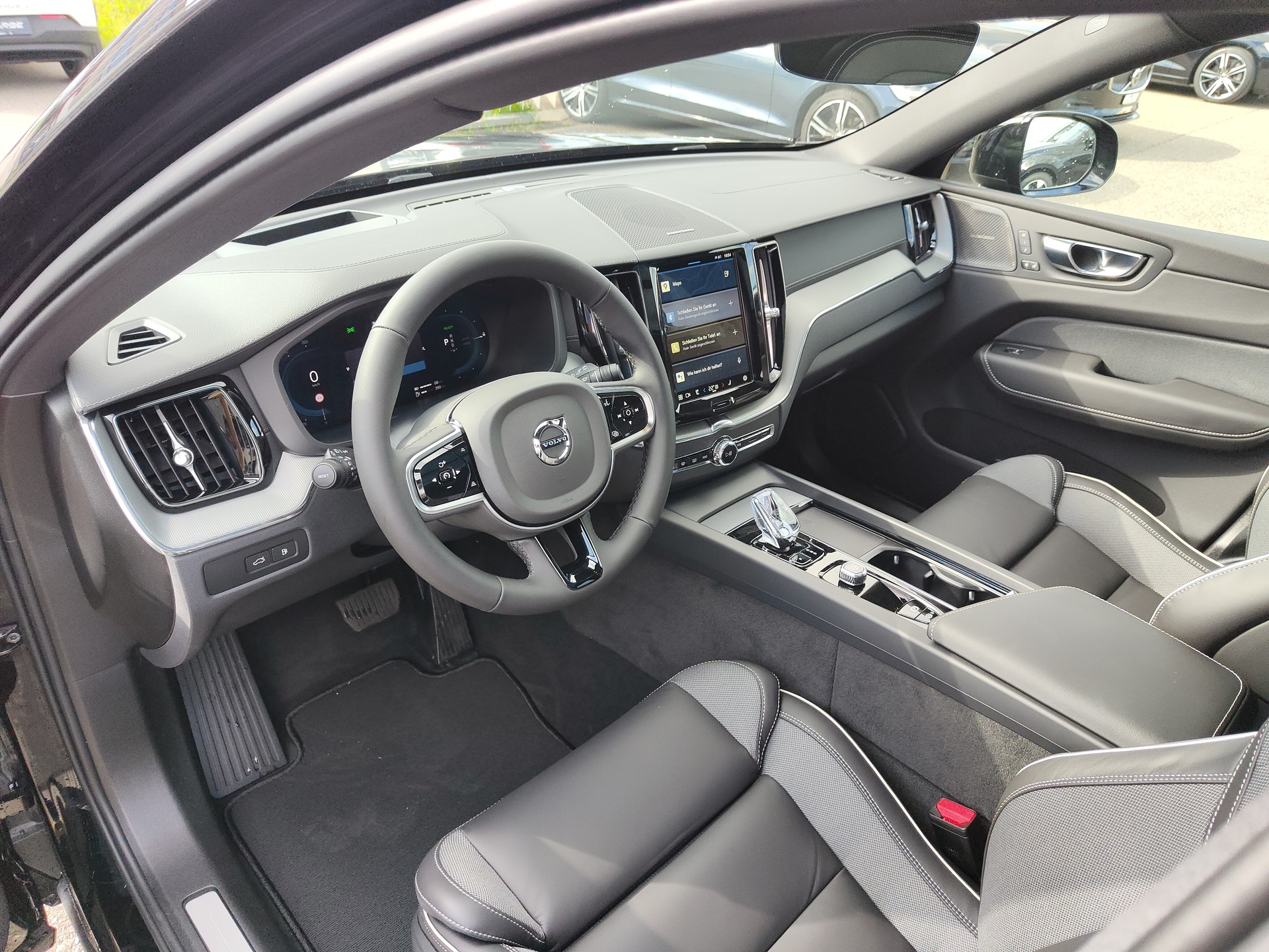 VOLVO XC60 2.0 T6 TE Ultimate Dark eAWD-image-7