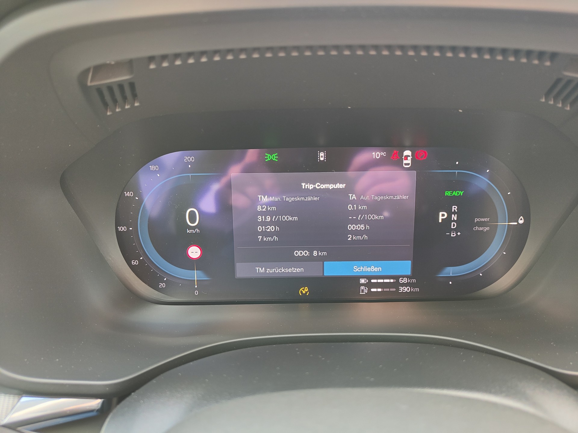VOLVO XC60 2.0 T6 TE Ultimate Dark eAWD-image-9