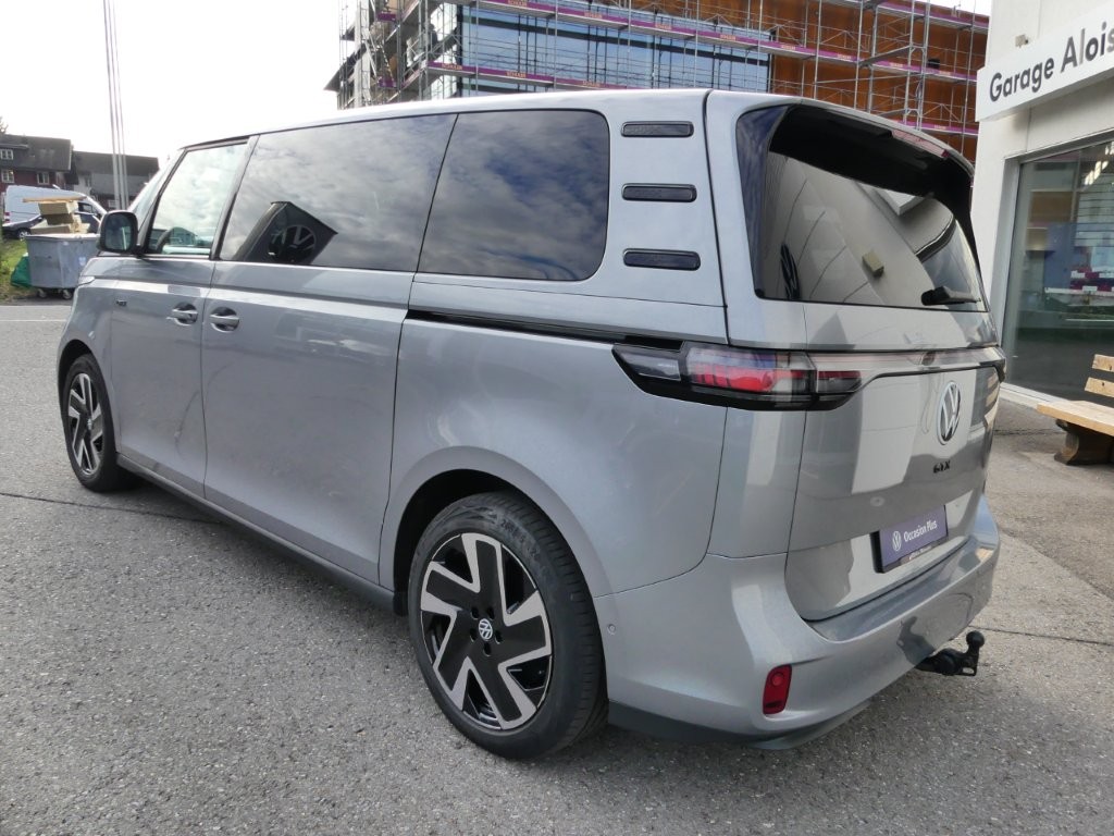 VW ID.Buzz LWB GTX 4 Motion-image-1